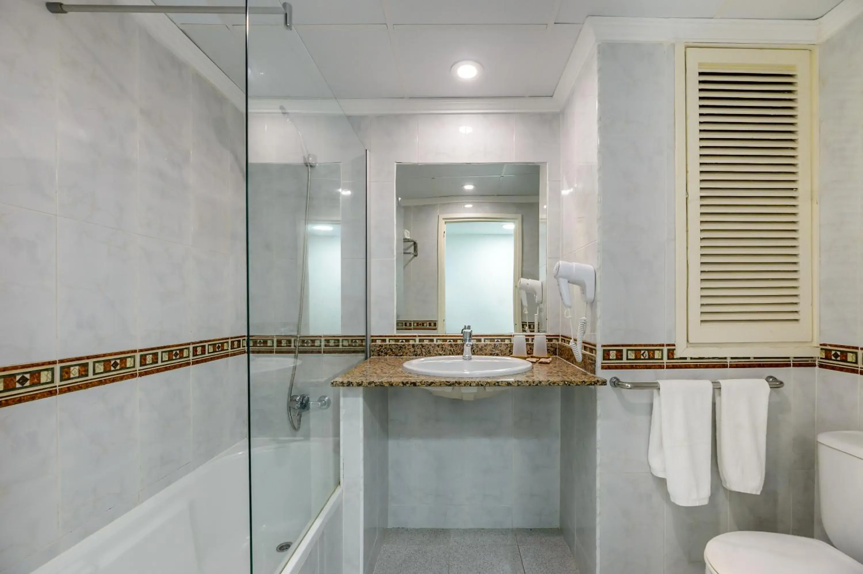 Bathroom in Hotel Vibra Riviera Bathroom in Hotel Vibra Riviera