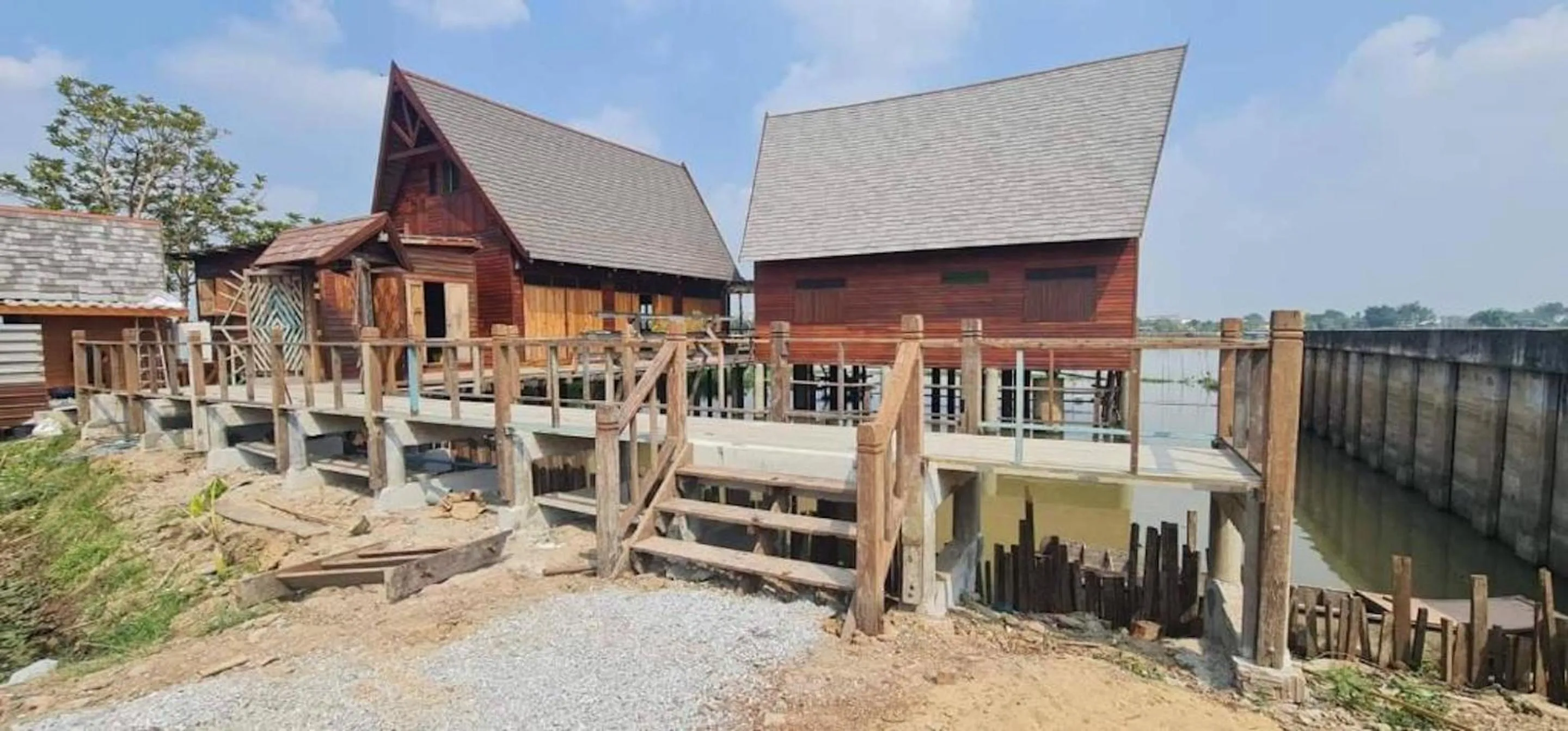 Property building in RuenKijja