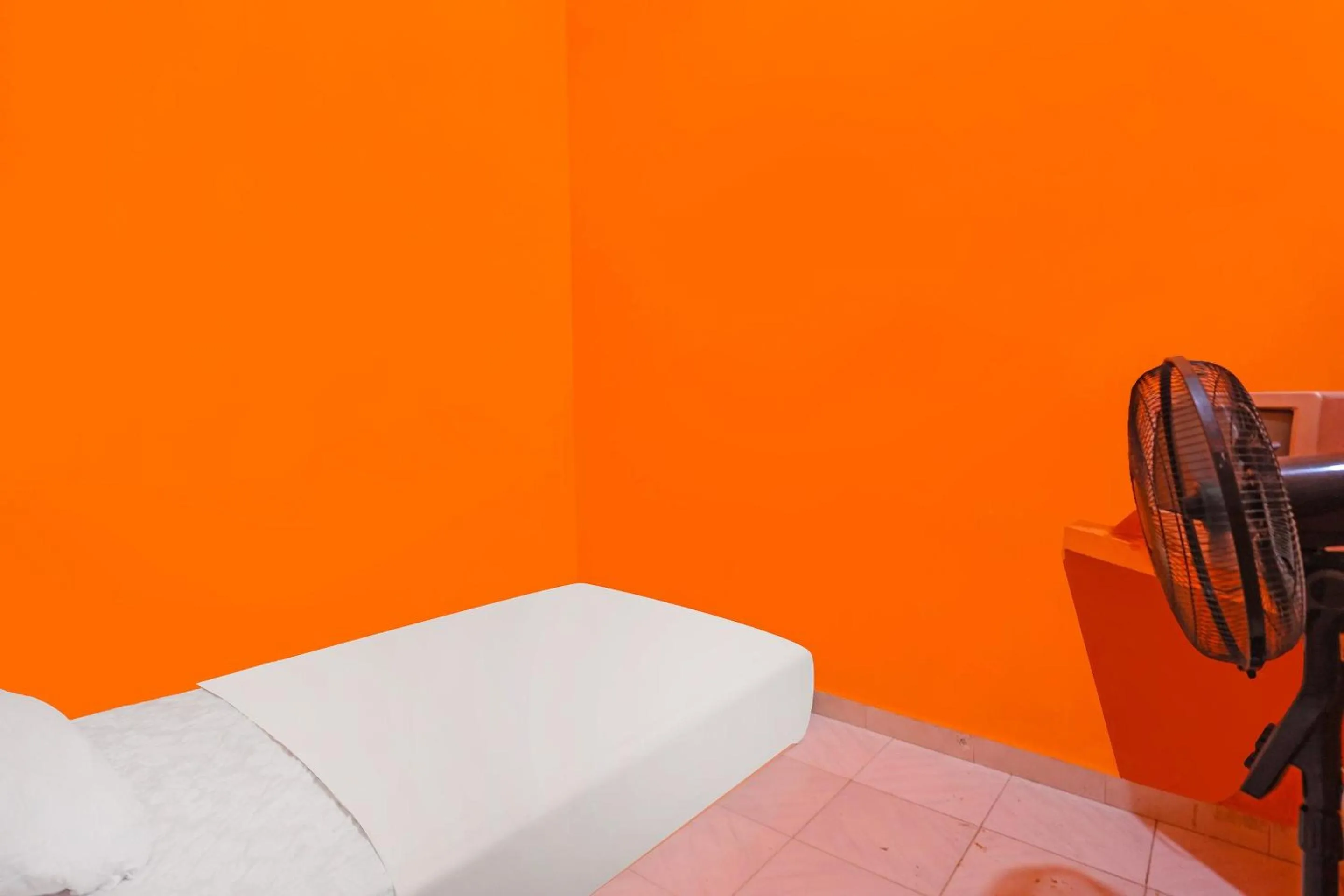 Bedroom, Bed in Hotel O Penginapan ReniNearMall Nagoya Hill