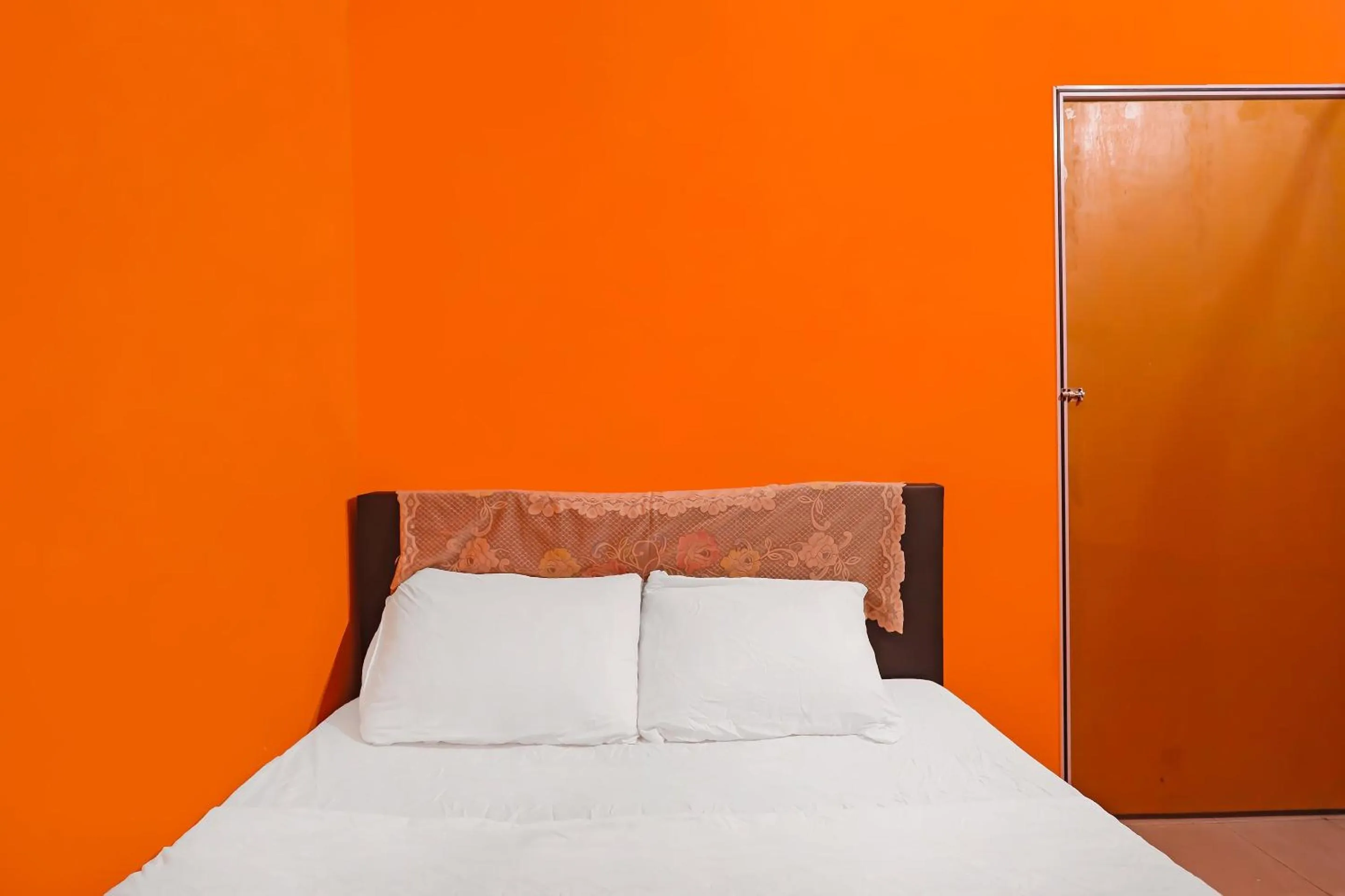 Bedroom, Bed in Hotel O Penginapan ReniNearMall Nagoya Hill