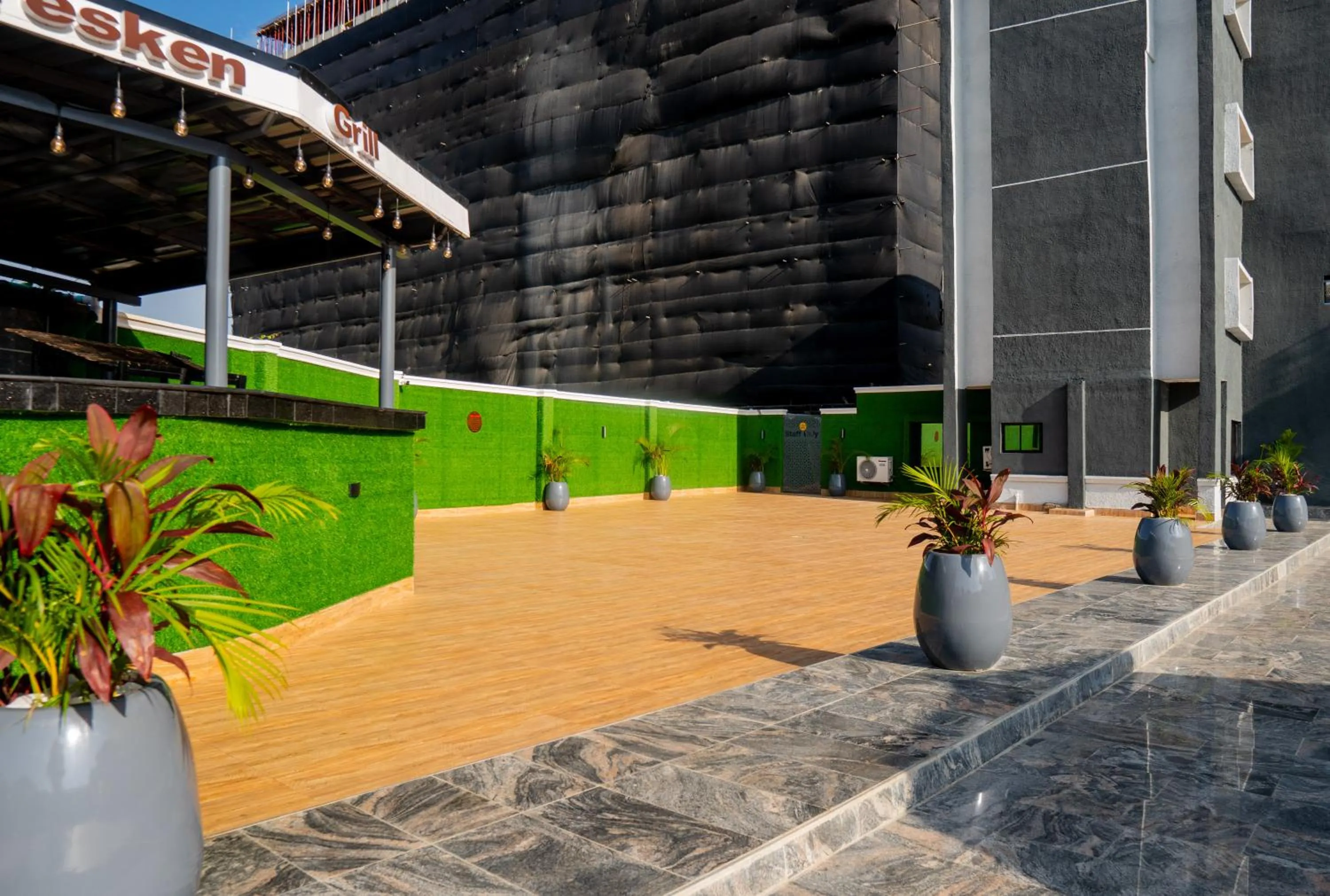 Property building in Presken Residence