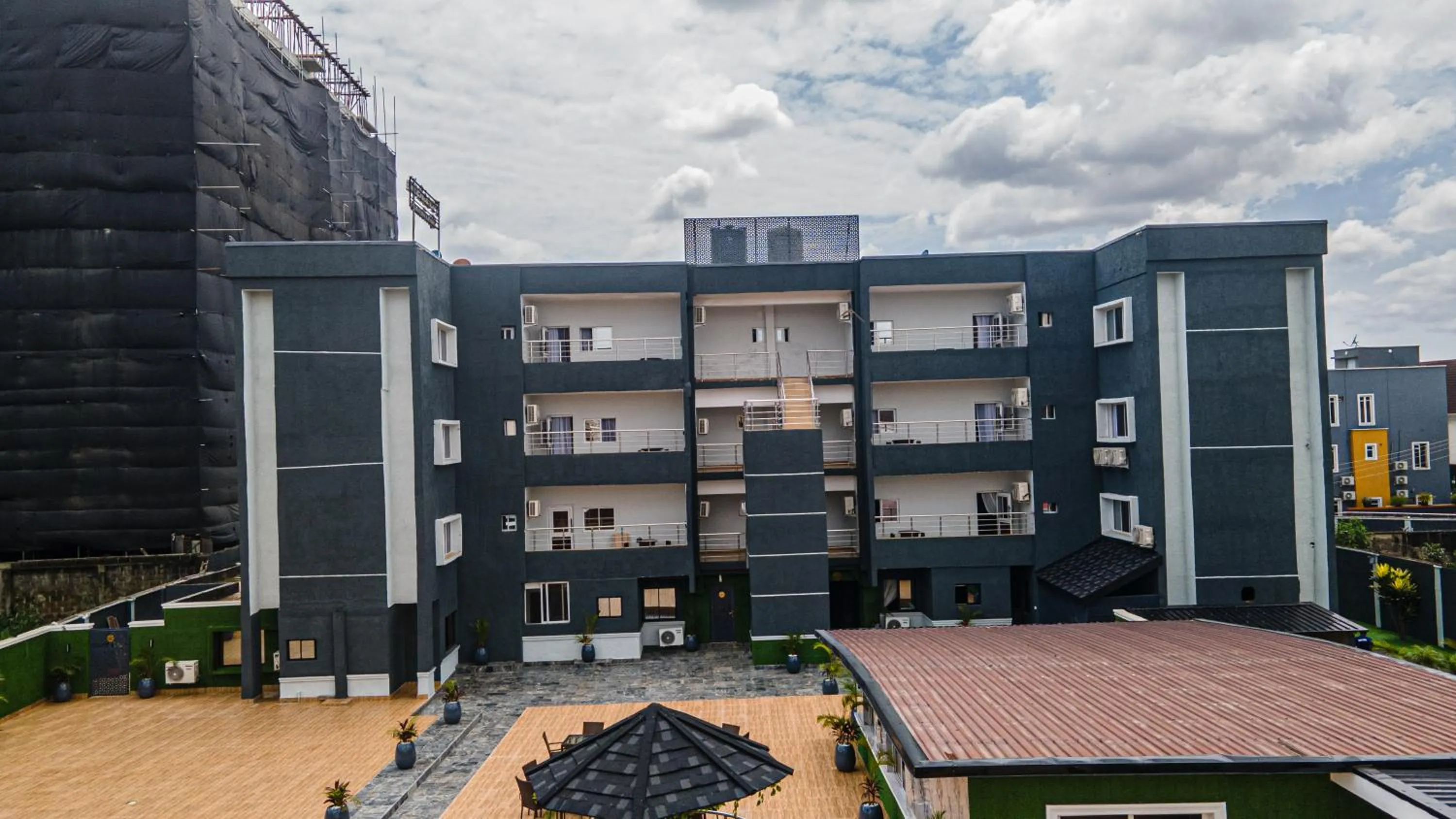 Property building in Presken Residence