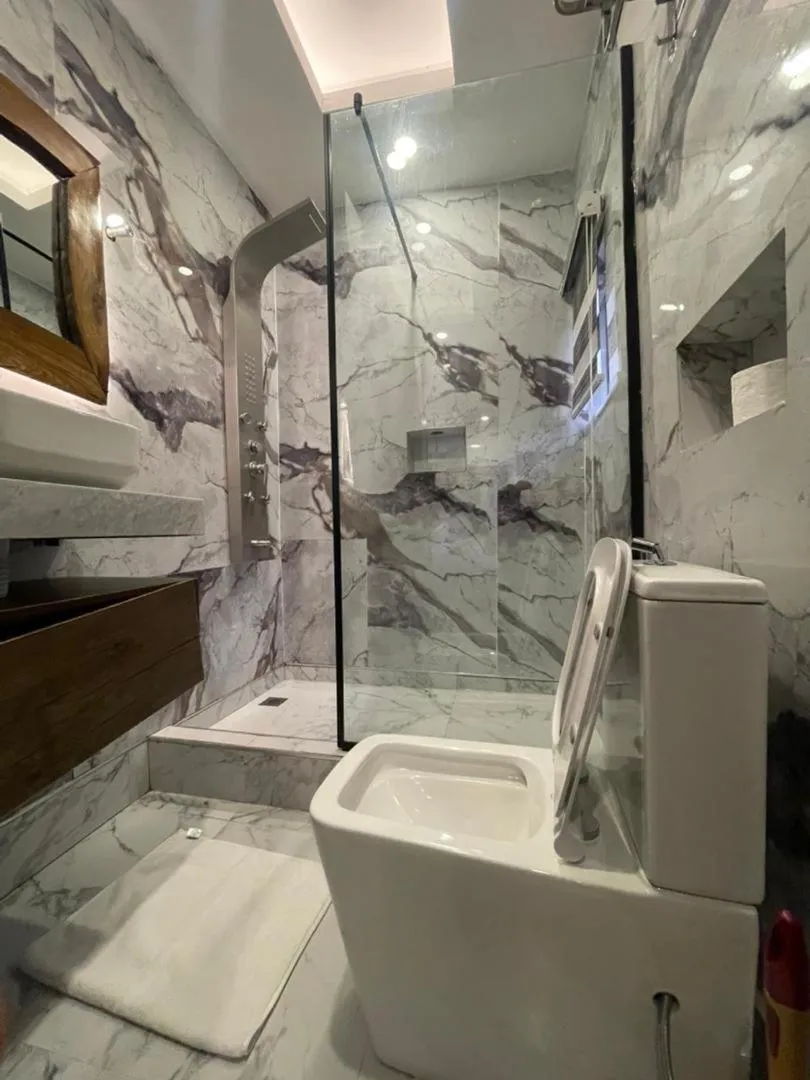 Shower in Presken Residence