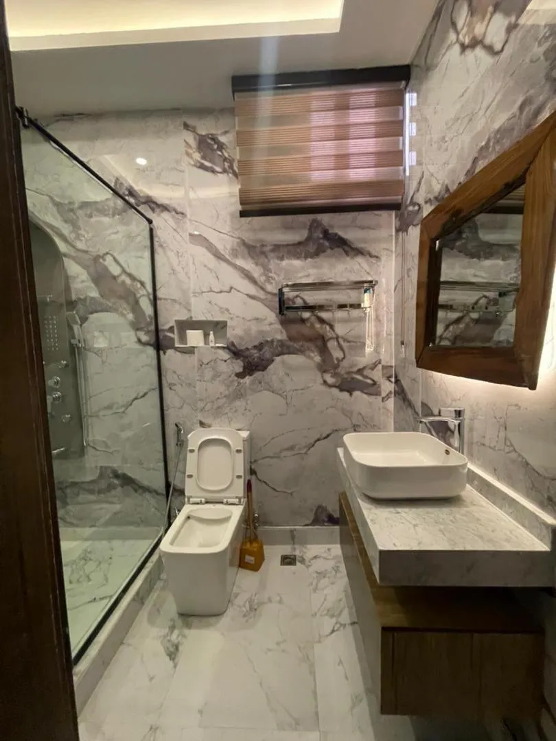 Shower in Presken Residence