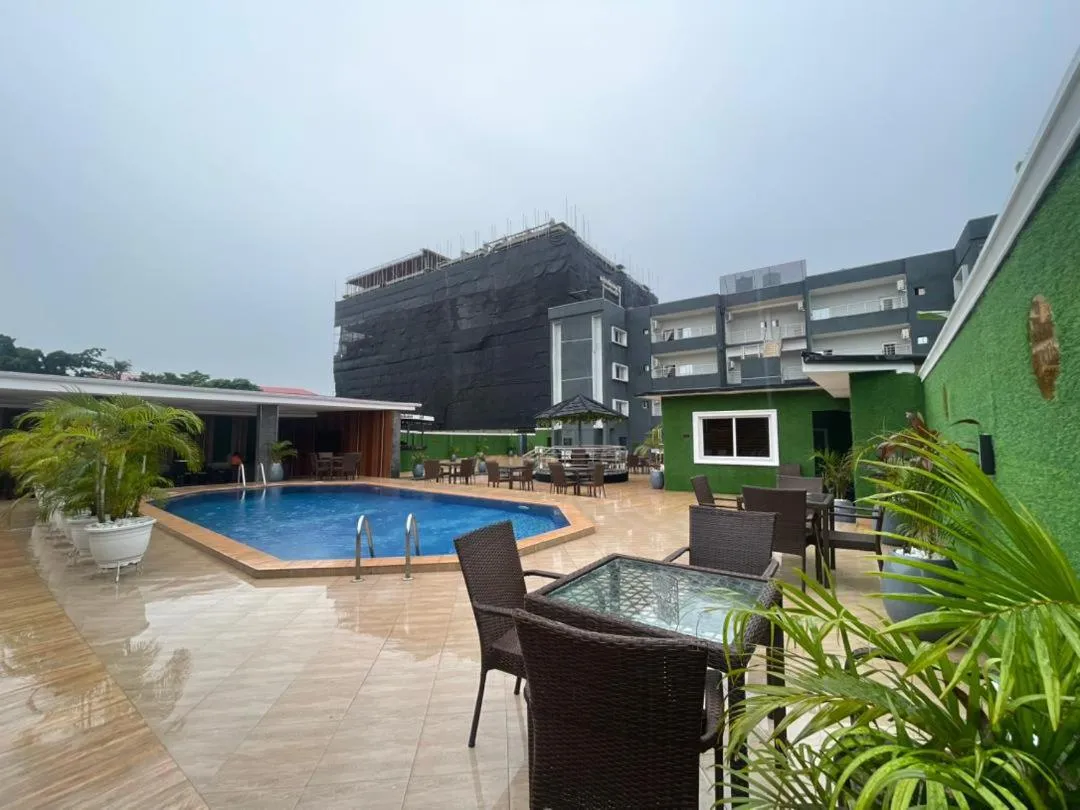 Property building in Presken Residence