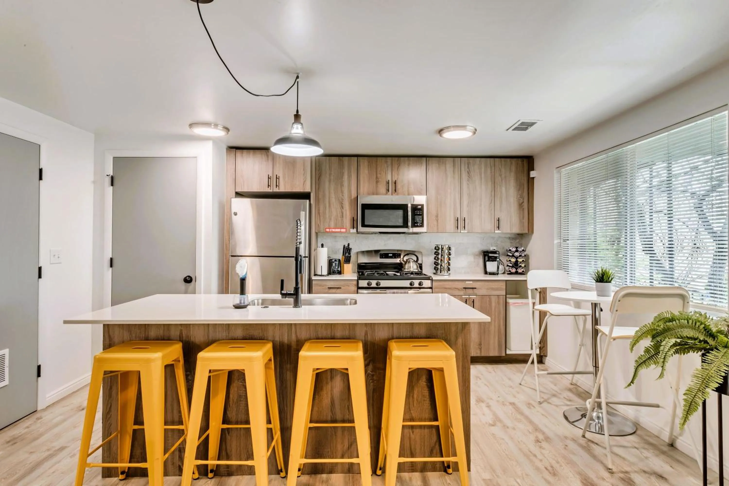 Coffee/tea facilities in Marmalade by Cloud Dream Homes