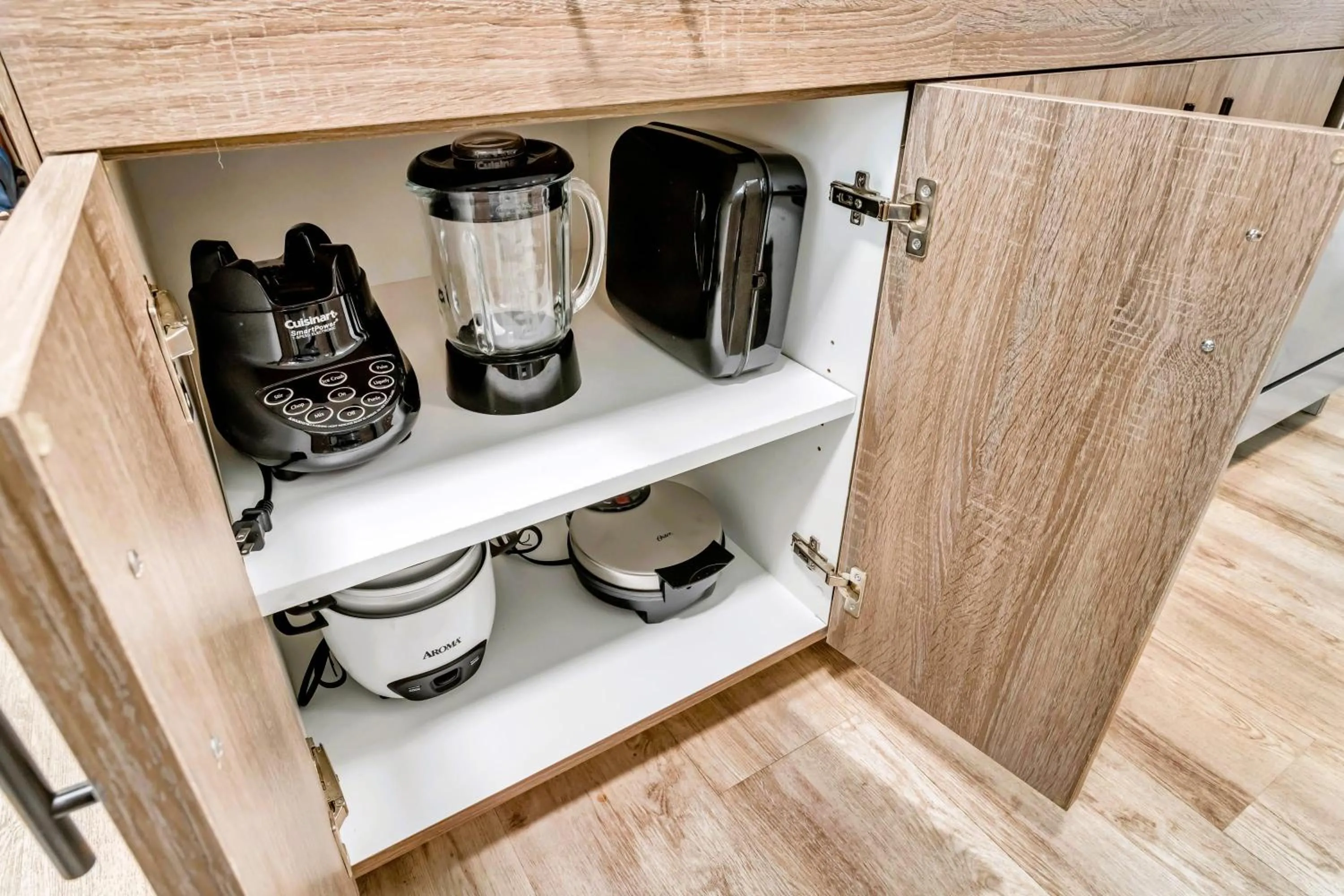 Kitchen or kitchenette in Marmalade by Cloud Dream Homes