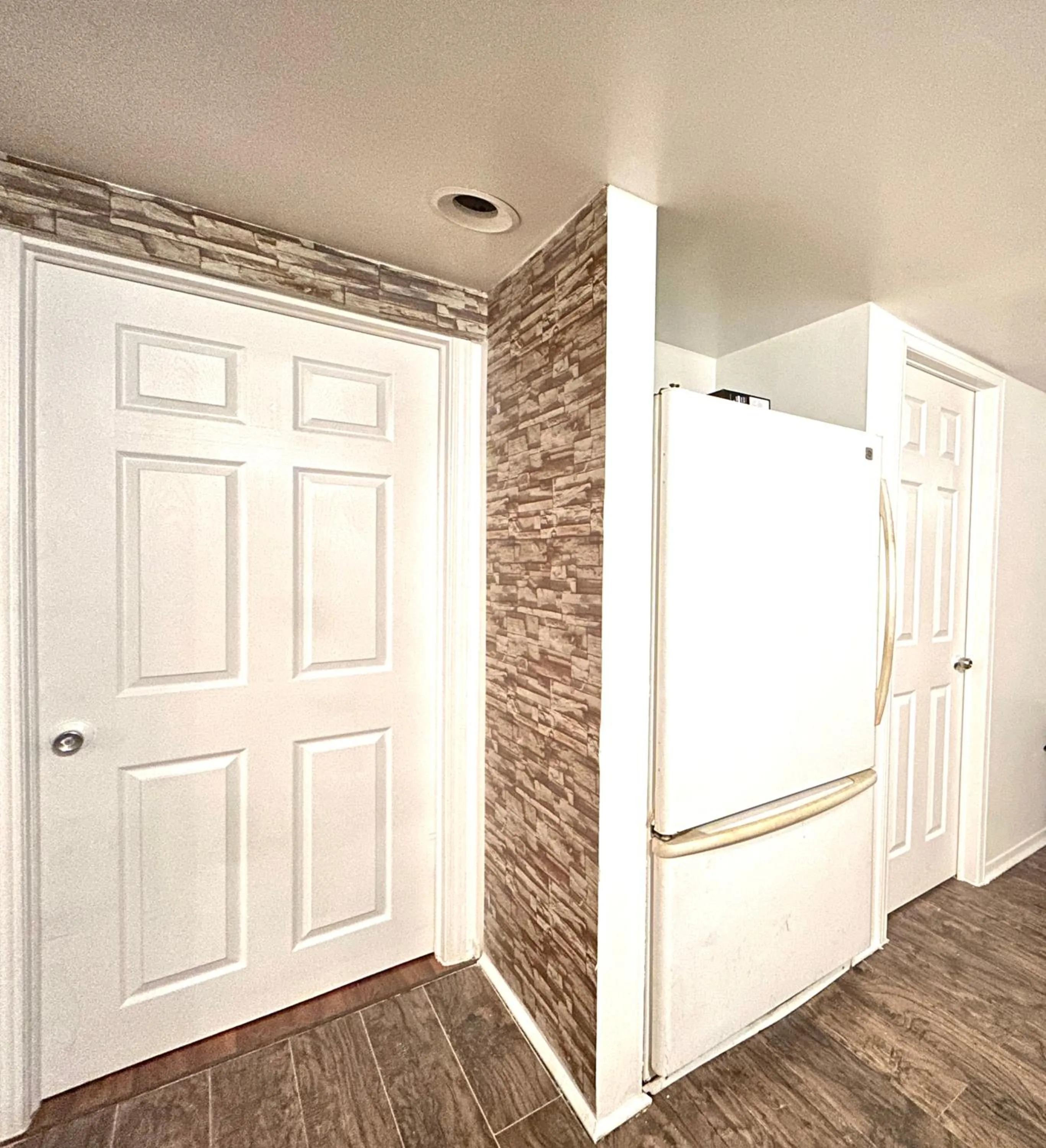 Restaurant/places to eat in Albert Housing