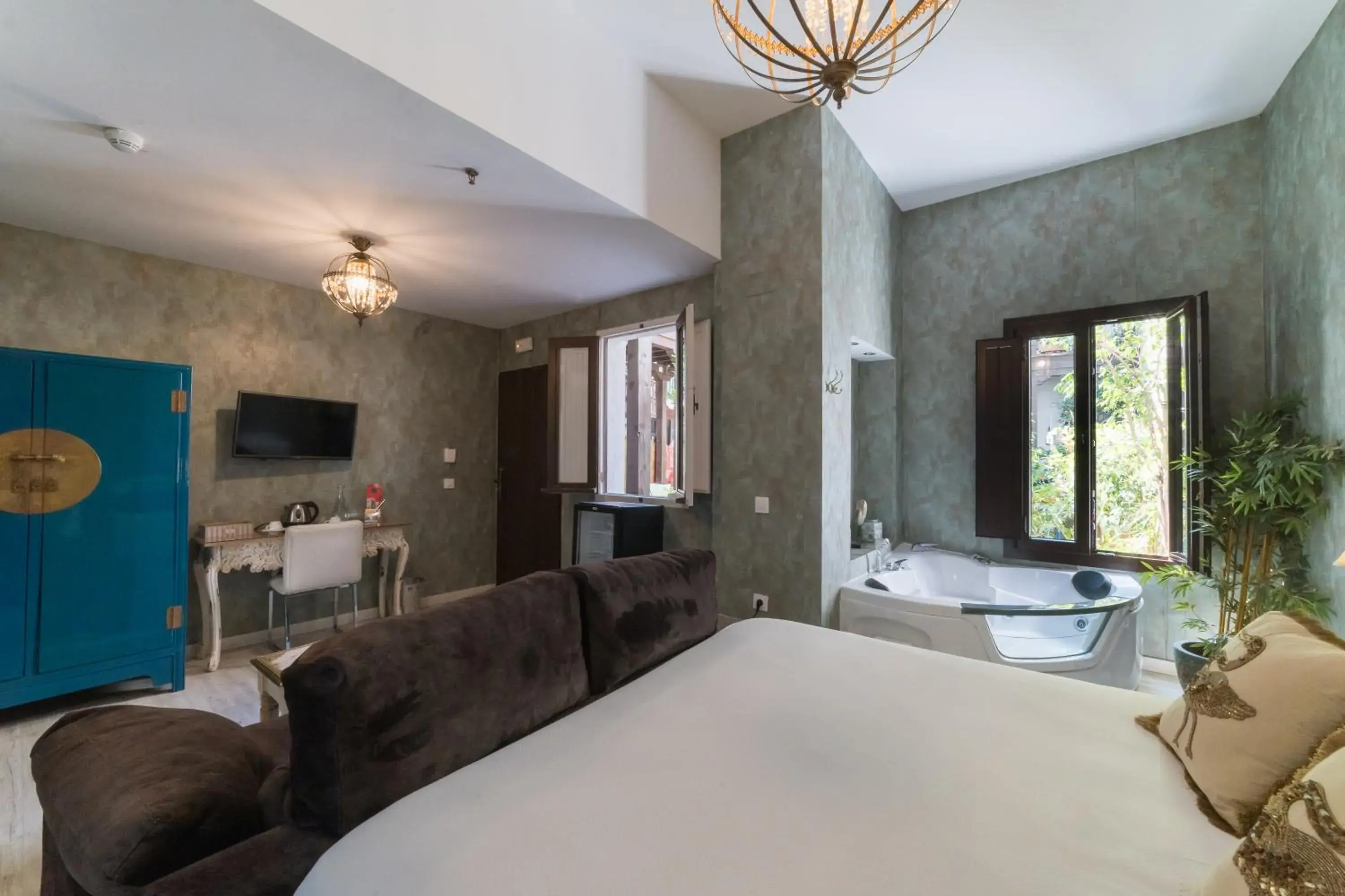 Photo of the whole room, Bed in El Rey Moro Hotel Boutique Photo of the whole room, Bed in El Rey Moro Hotel Boutique