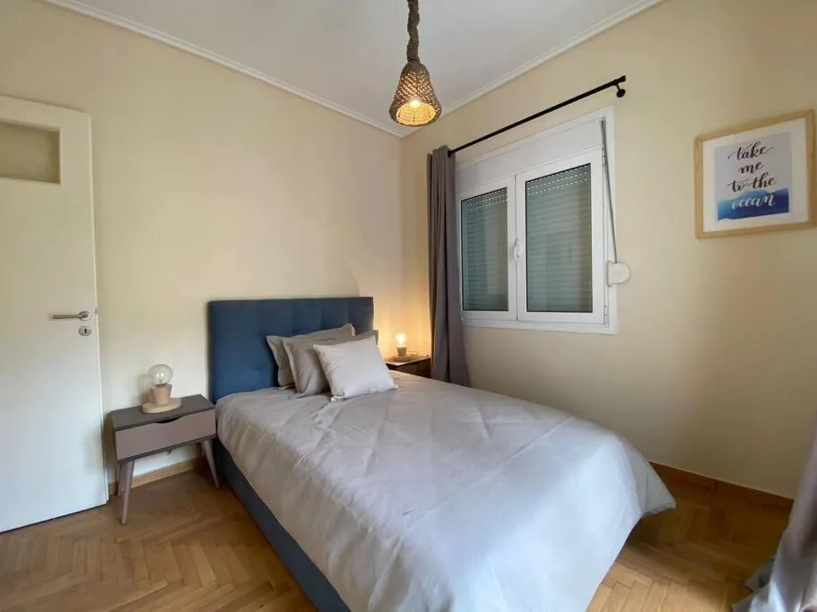 Spacious 3 BR Apartment in Vibrant Neighbourhood