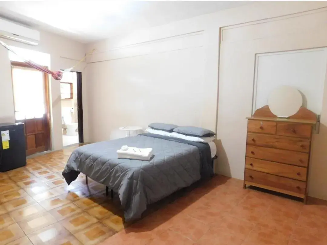 Budget Double Room in Arnold's Guest House Budget Double Room in Arnold's Guest House