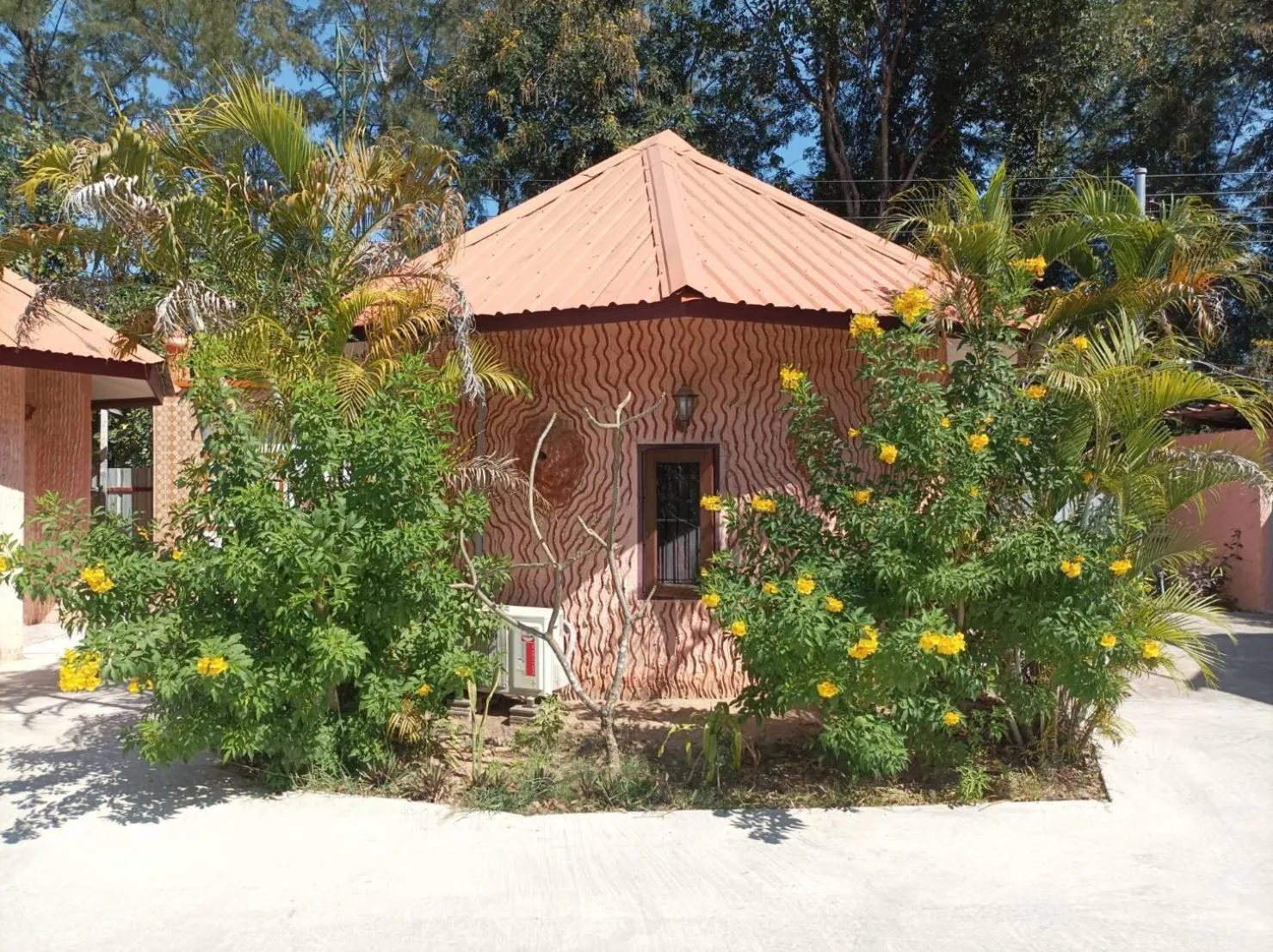 Property building in Vimanmek Resort