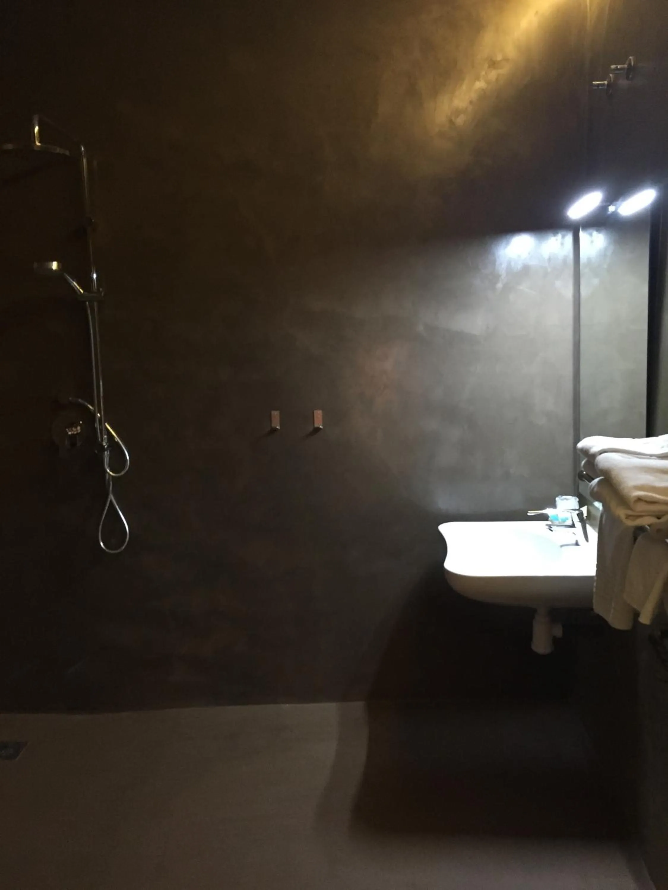 Shower in Los Patios