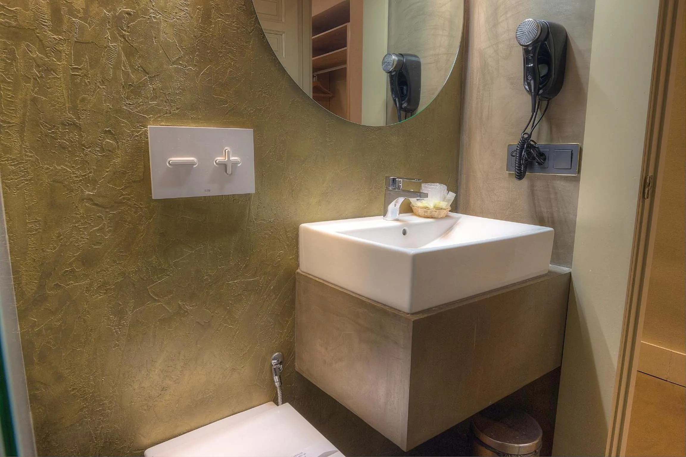 Bathroom in Los Patios