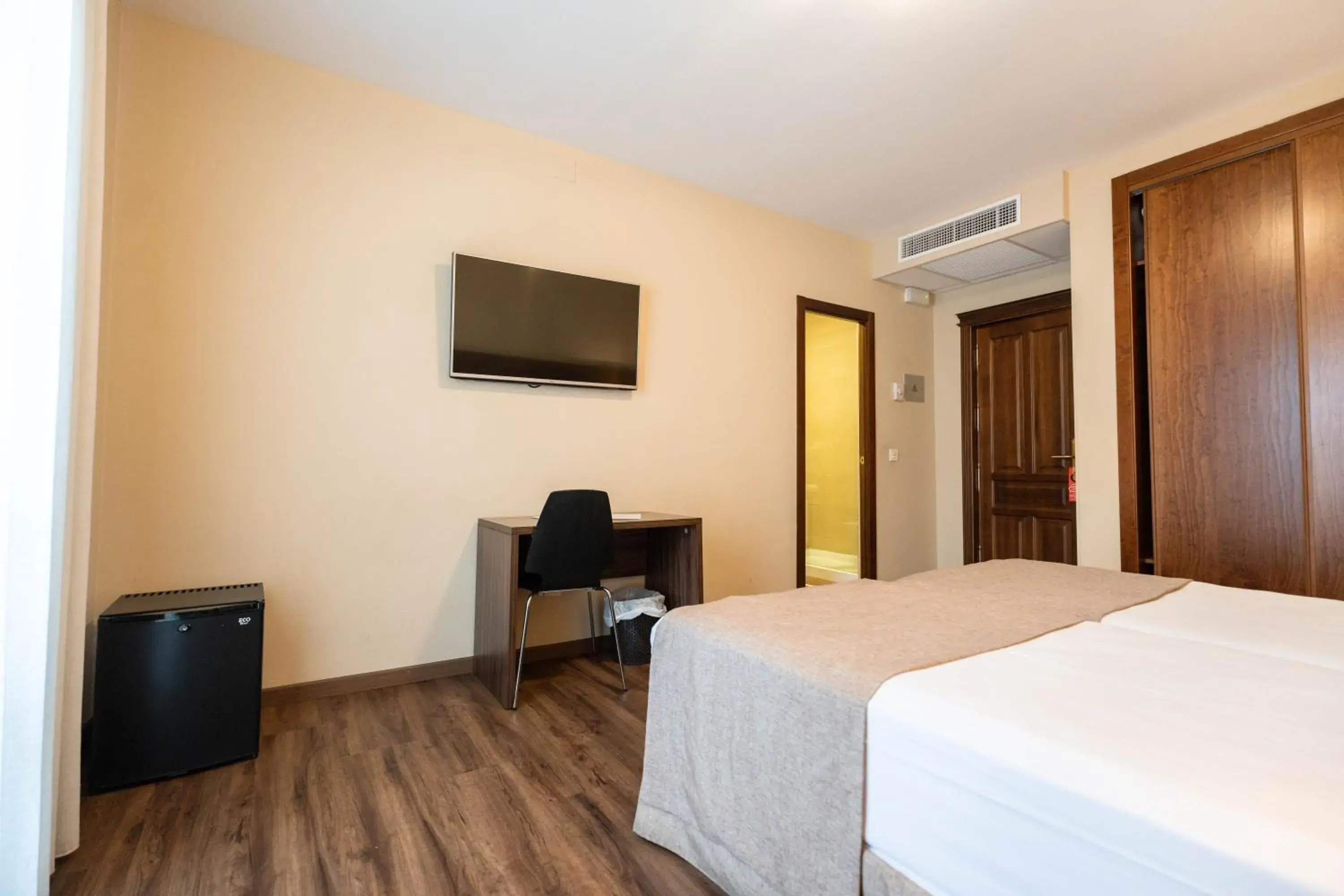 Photo of the whole room, Bed in DWO Finca Los Abetos Photo of the whole room, Bed in DWO Finca Los Abetos