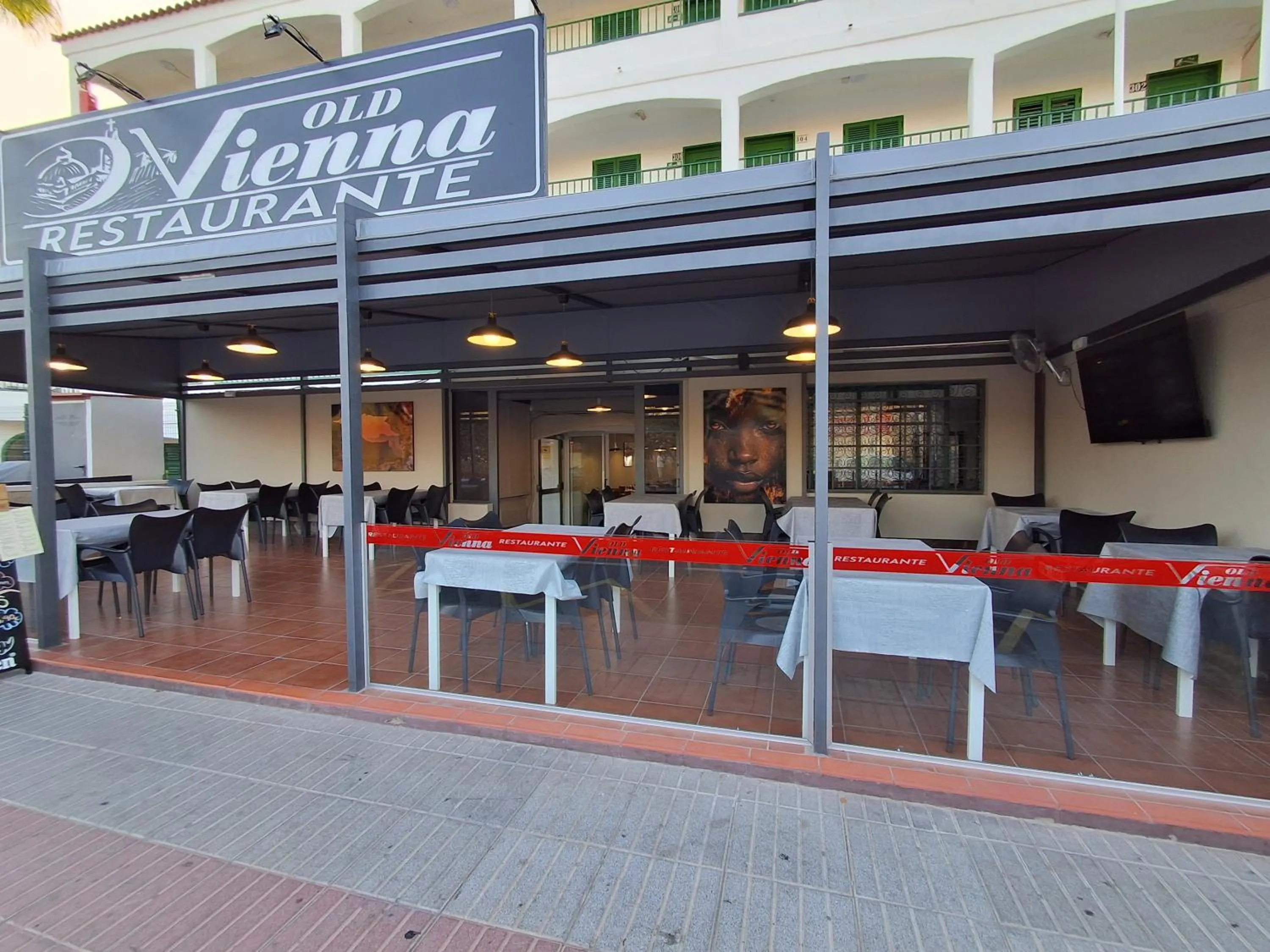 Restaurant/places to eat in Las Faluas