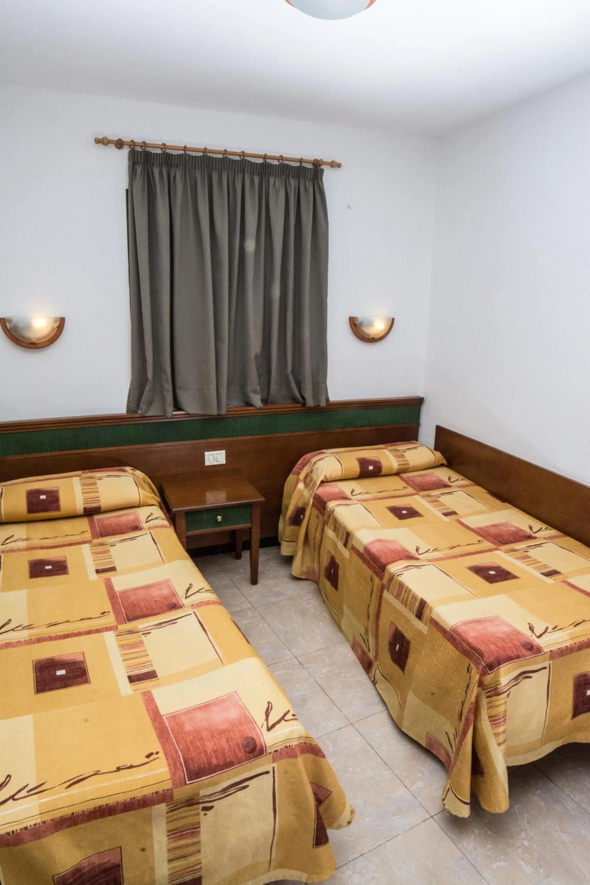 Bedroom, Bed in Las Faluas