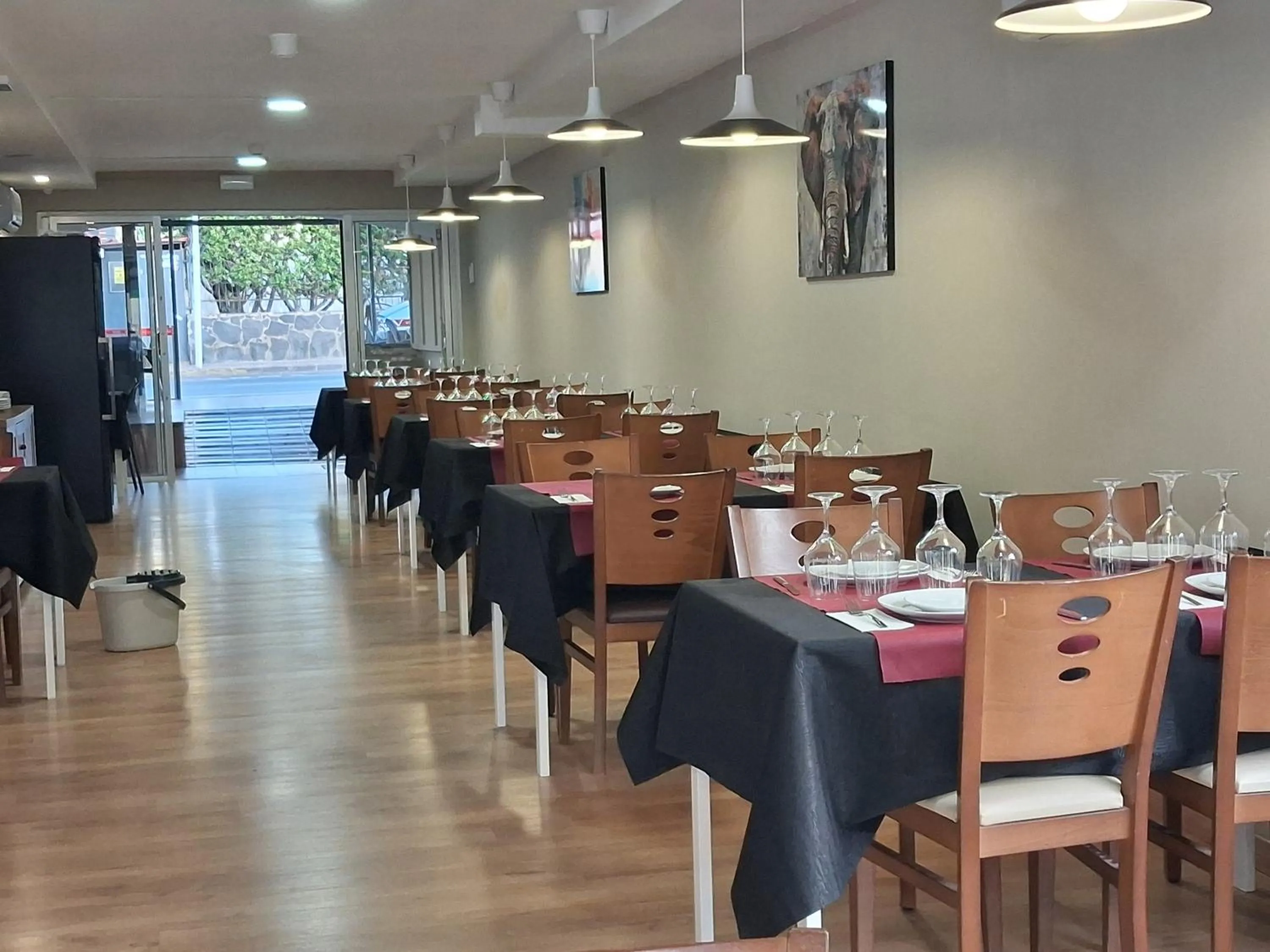 Restaurant/places to eat in Las Faluas