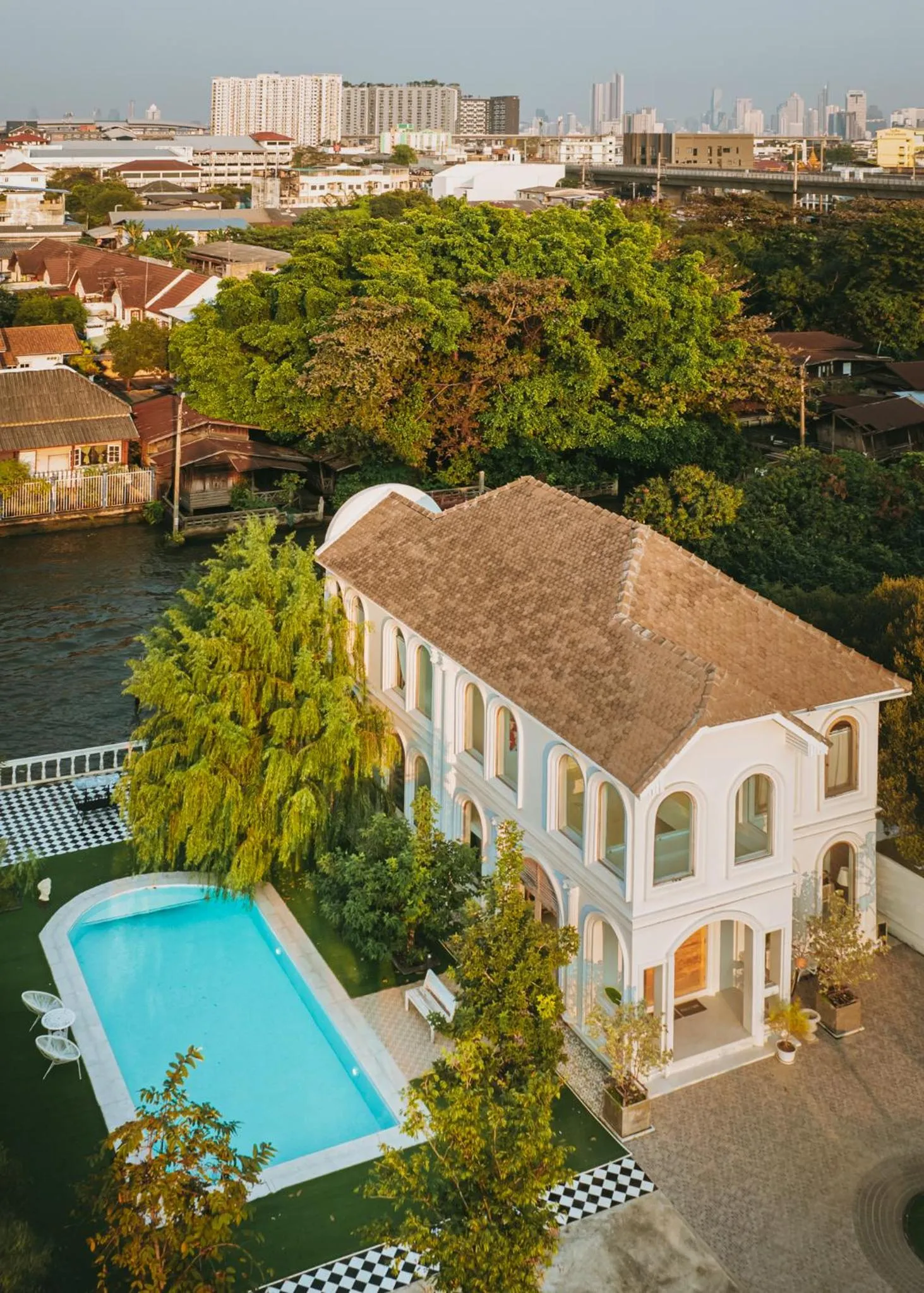 Property building in Arpo Pool Villa Riverside Bangkok