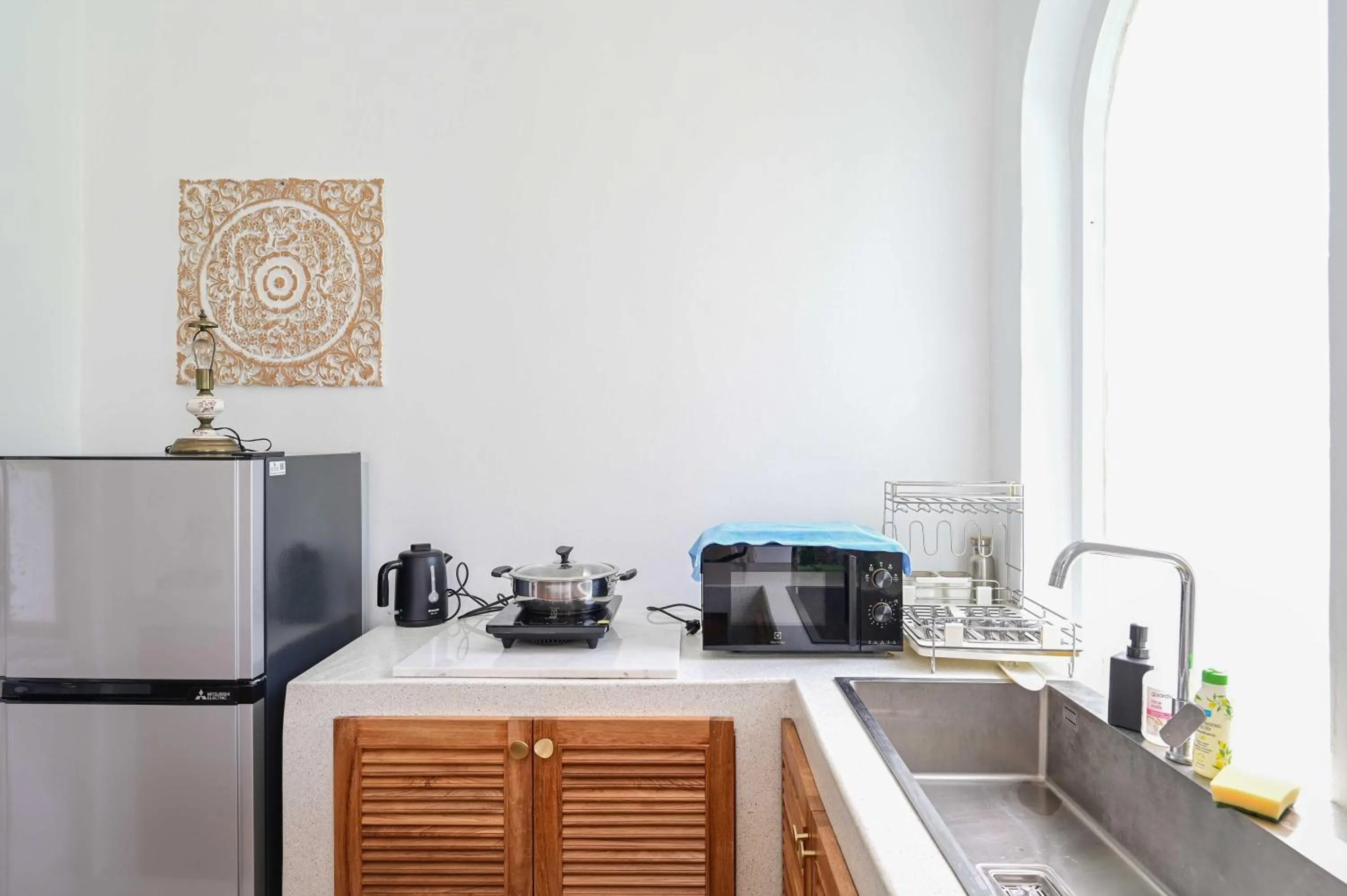 Kitchen or kitchenette in Arpo Pool Villa Riverside Bangkok