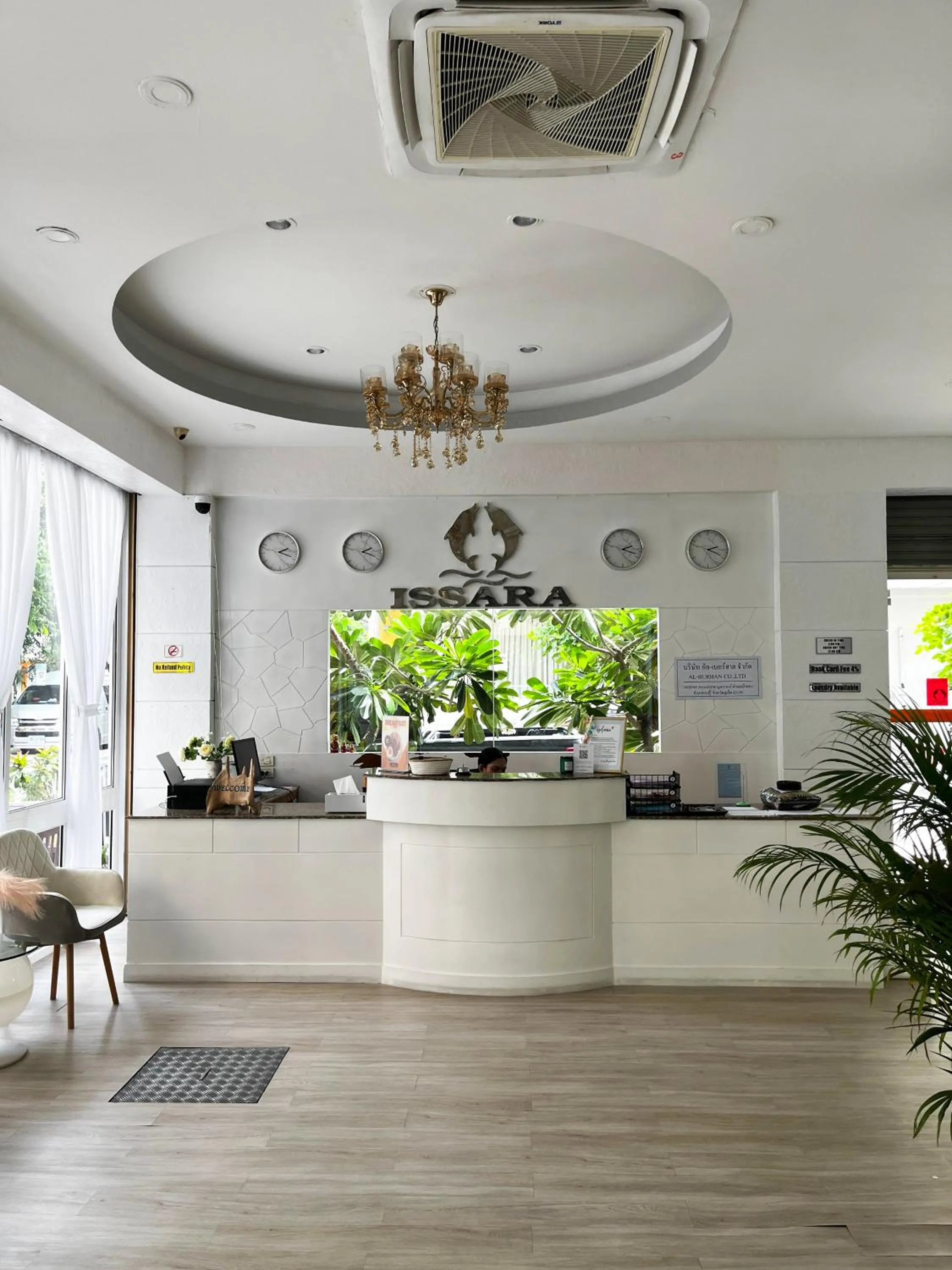 Lobby or reception in Issara Patong Beach