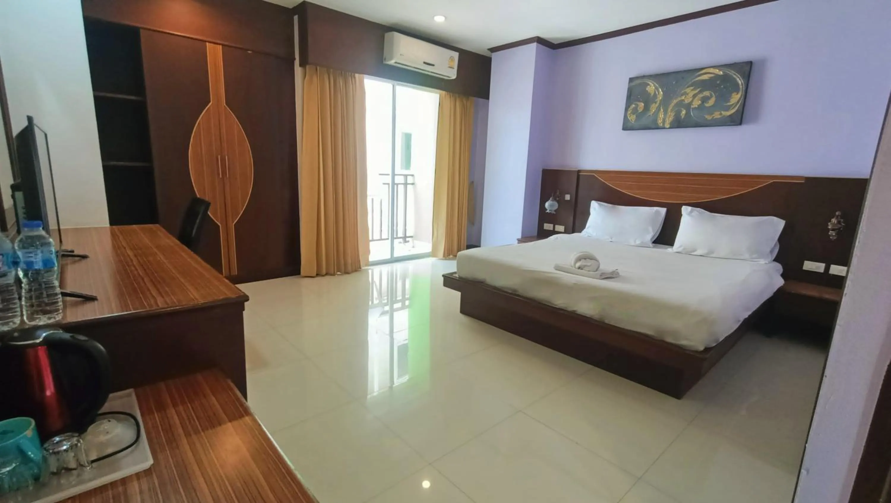 Bedroom, Bed in Issara Patong Beach