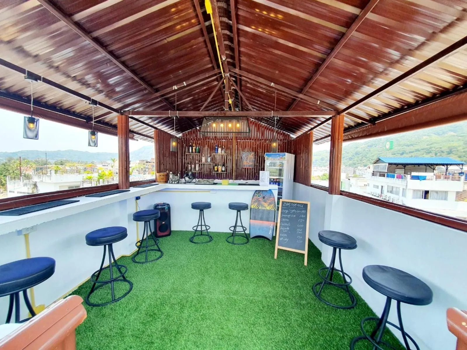 Lounge or bar in Issara Patong Beach