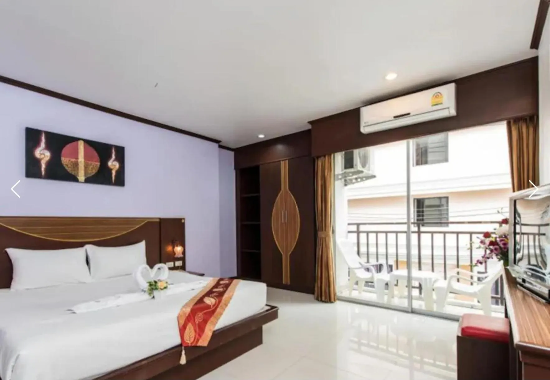 Bedroom, Bed in Issara Patong Beach