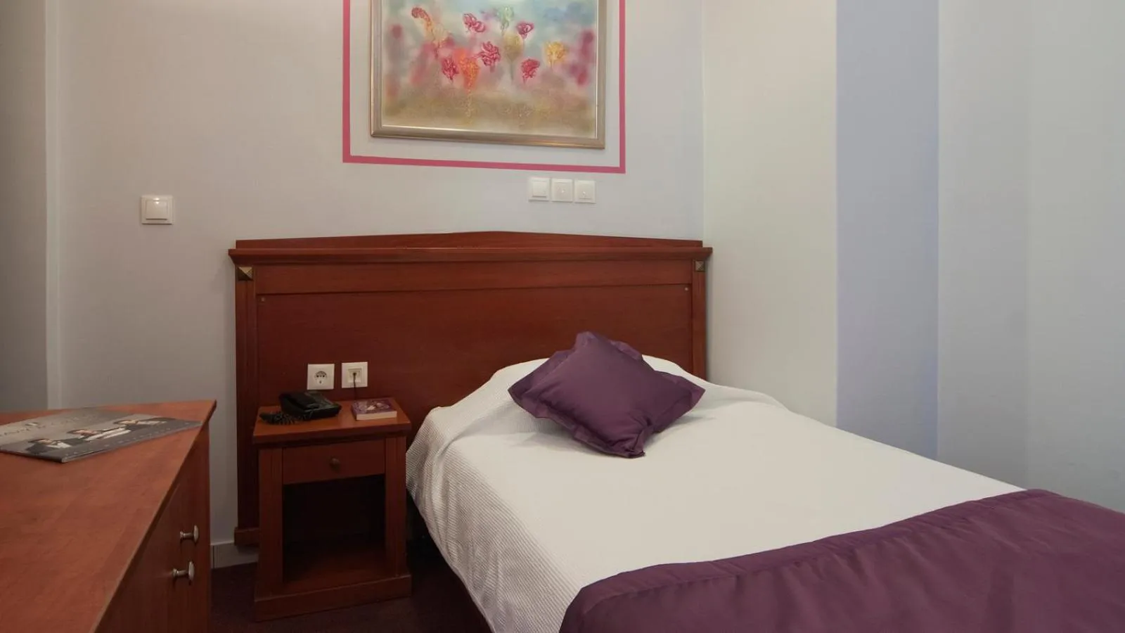 Bed in Triton Hotel Piraeus