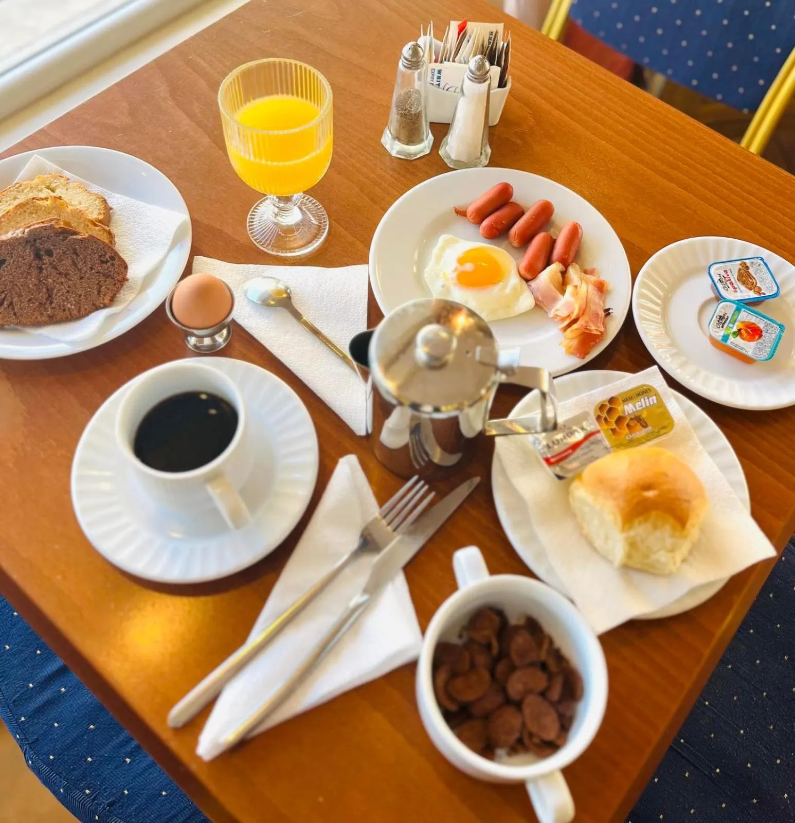 Triton Hotel Piraeus