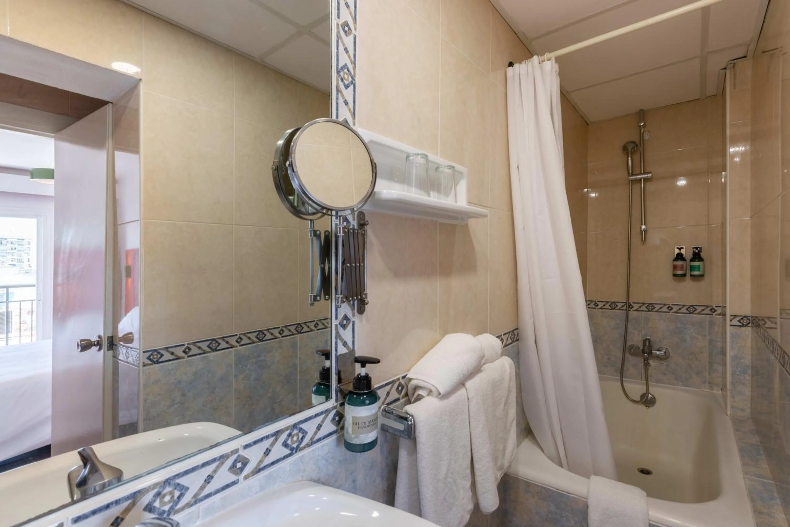 Shower in The Red Hotel - Adults Only