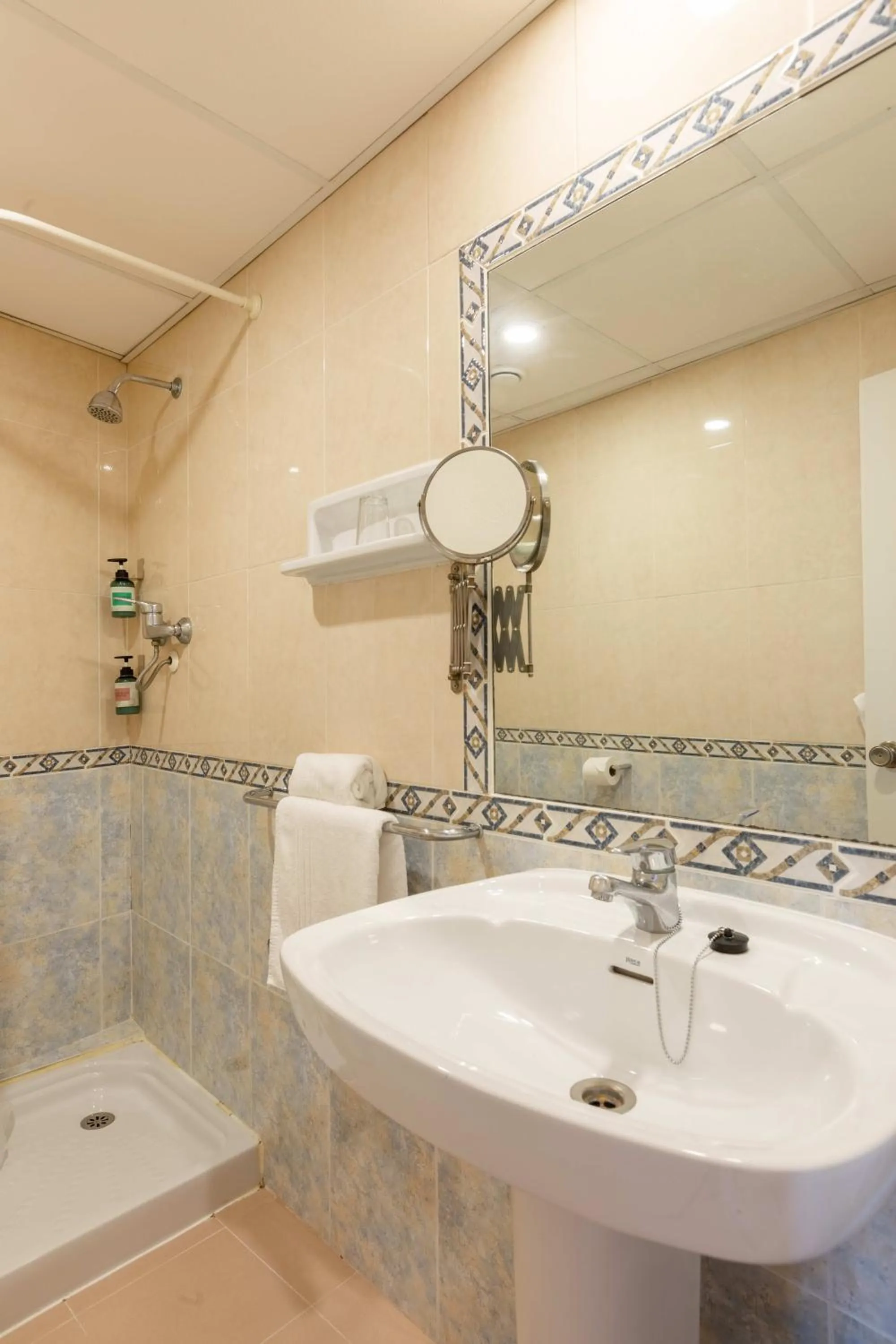 Shower in The Red Hotel - Adults Only