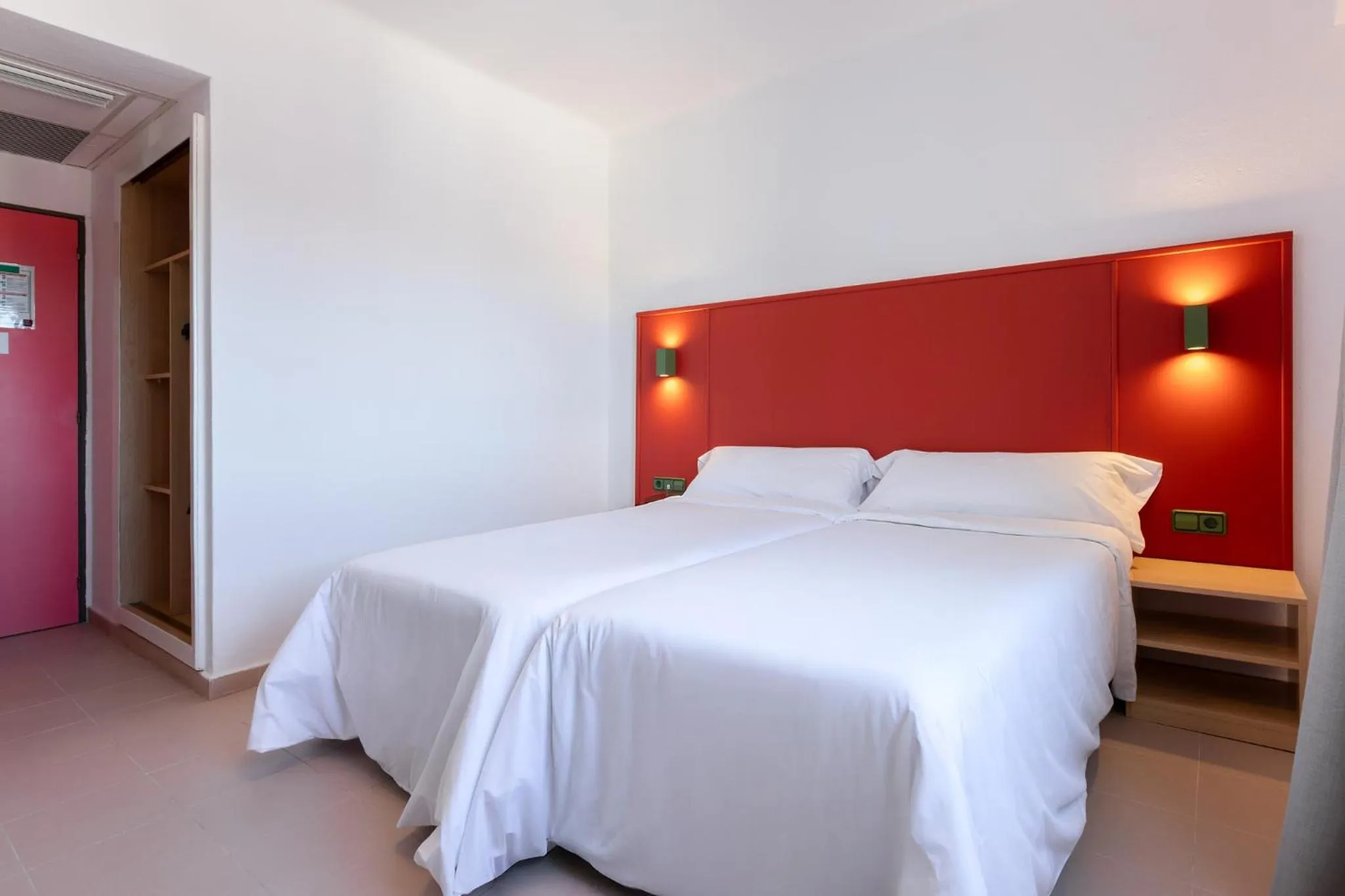 Bed in The Red Hotel - Adults Only