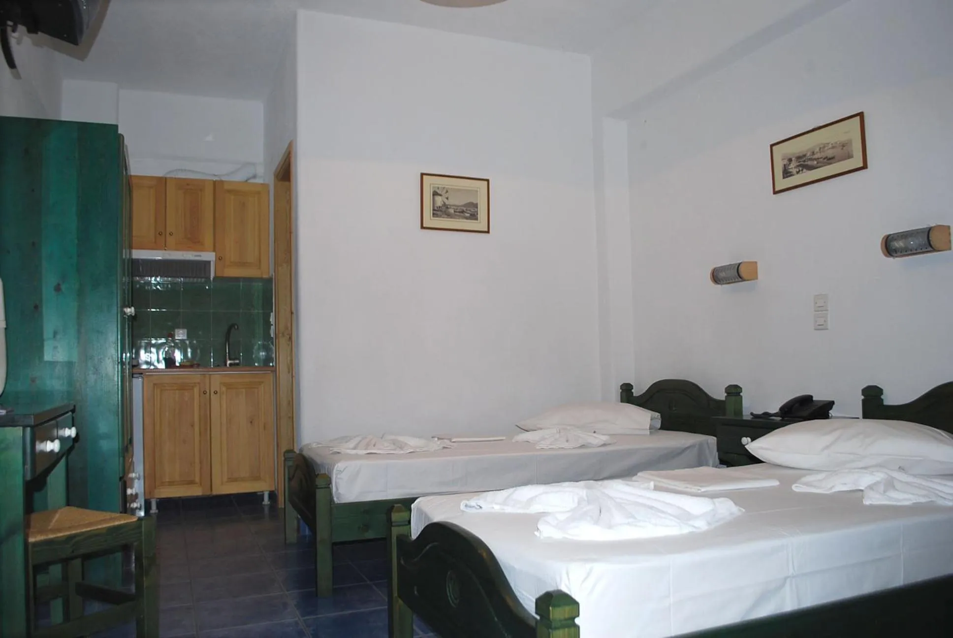 Photo of the whole room, Bed in Siroco's Rooms And Studios