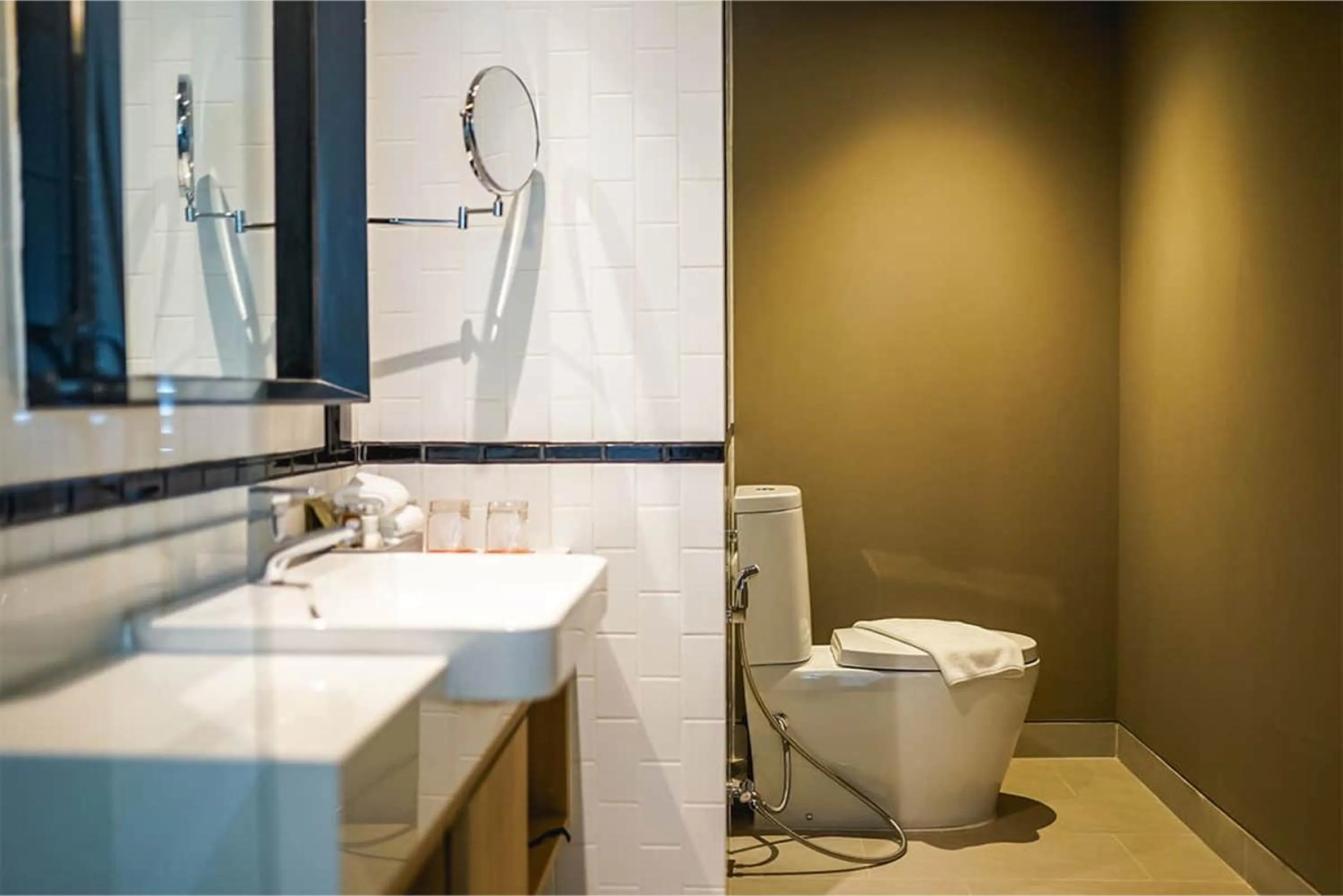 Shower in Brique Suite