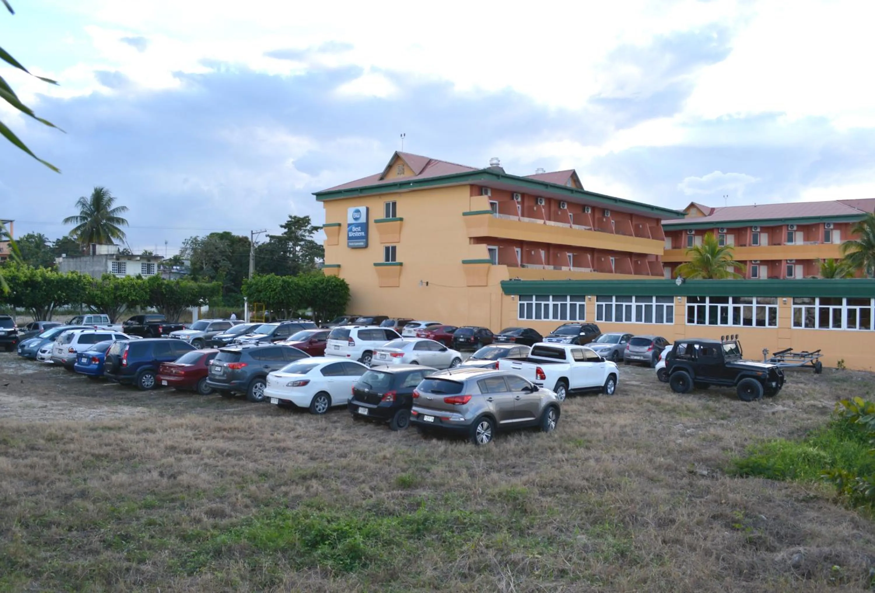 Property building in Peten Esplendido