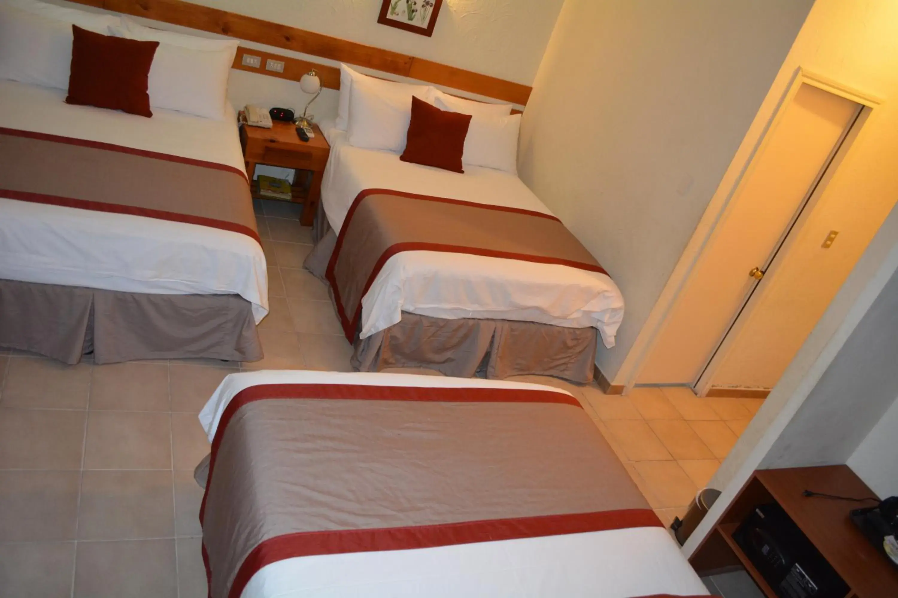 Standard Triple Room in Peten Esplendido Standard Triple Room in Peten Esplendido