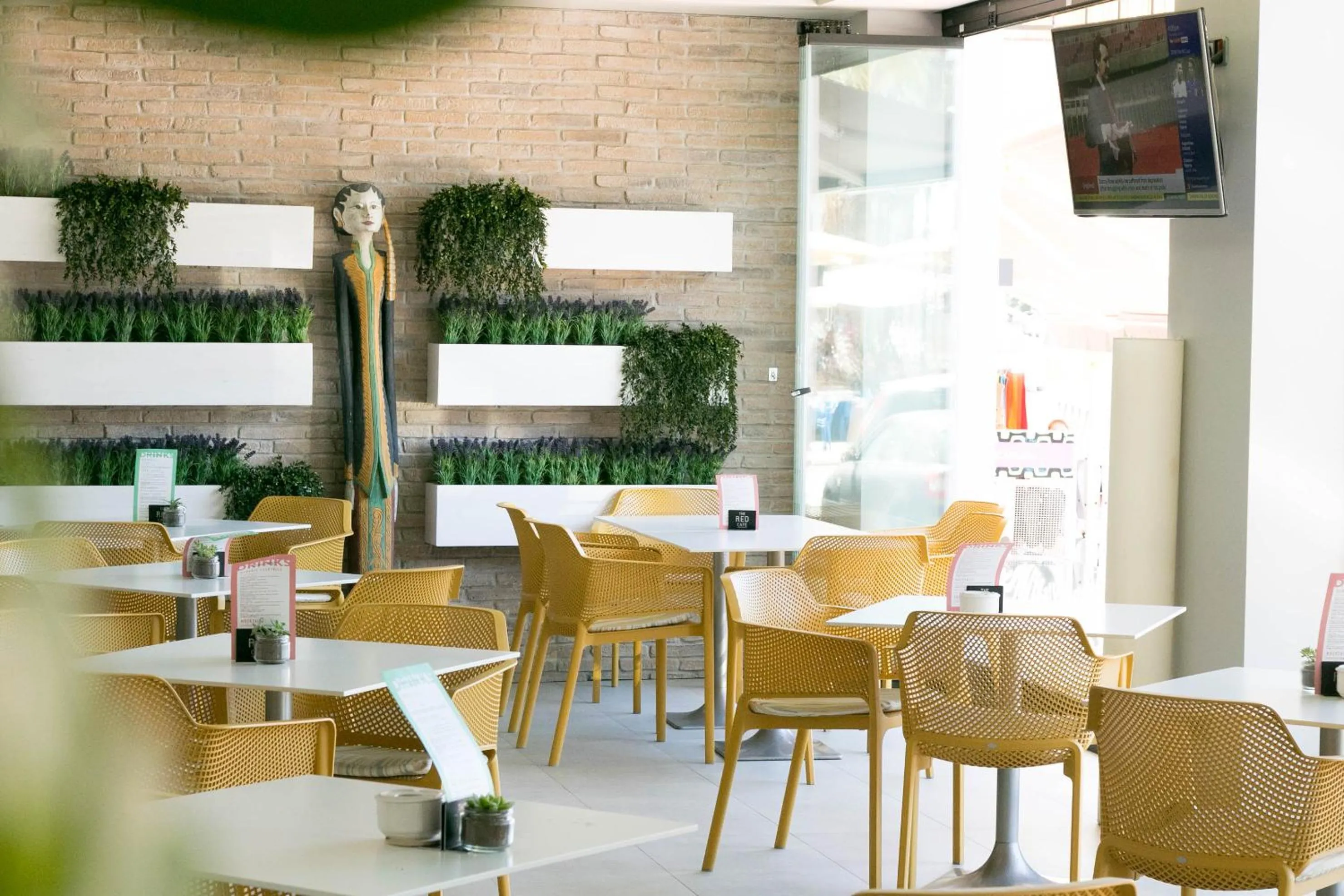 Restaurant/places to eat in The Blue Apartments - Adults Only