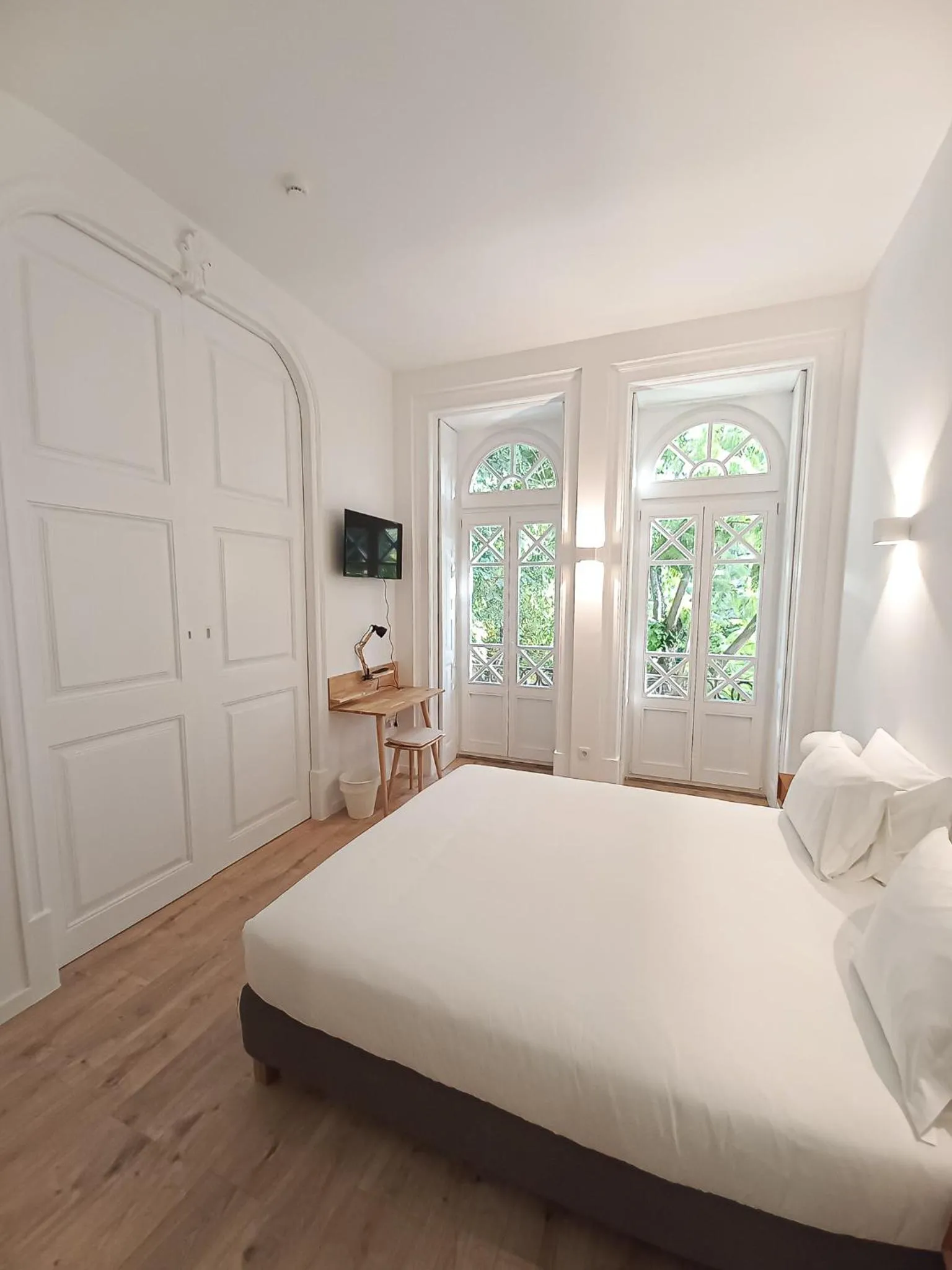 Communal lounge/ TV room, Bed in LAA Studios