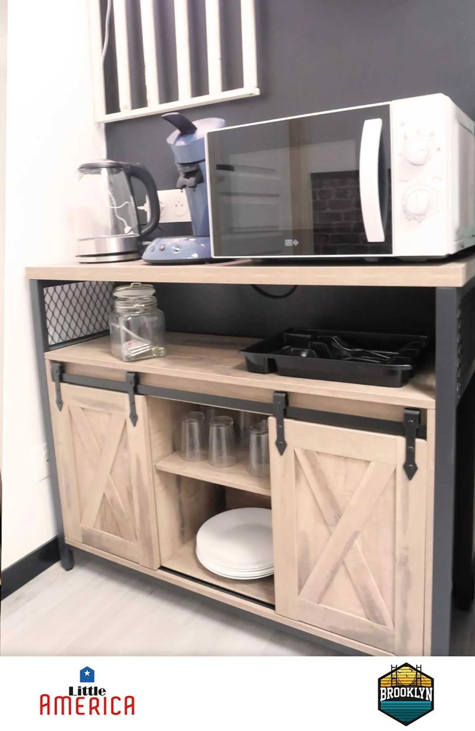 Dining area in Little America - Appart Hôtel 3km Futuroscope