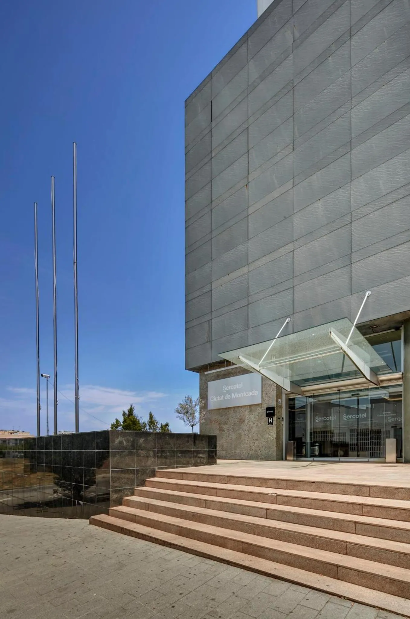 Facade/entrance in Sercotel Ciutat de Montcada