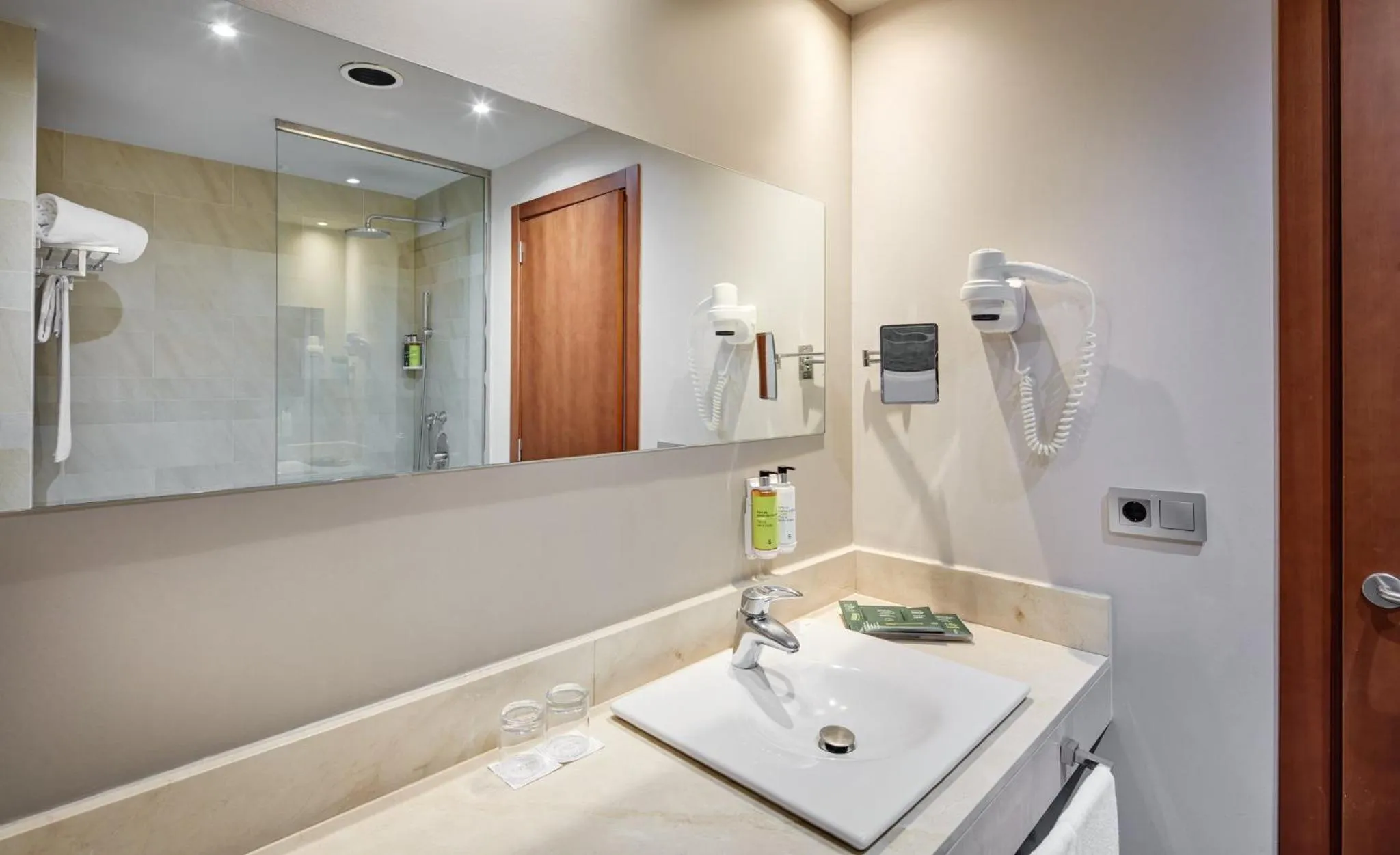 Bathroom in Sercotel Ciutat de Montcada