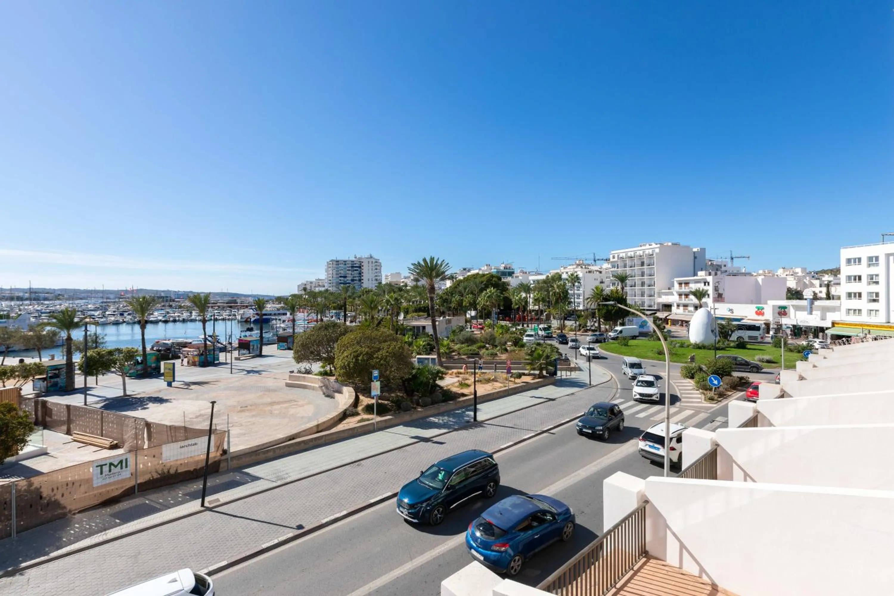 Balcony/Terrace in The White Apartments