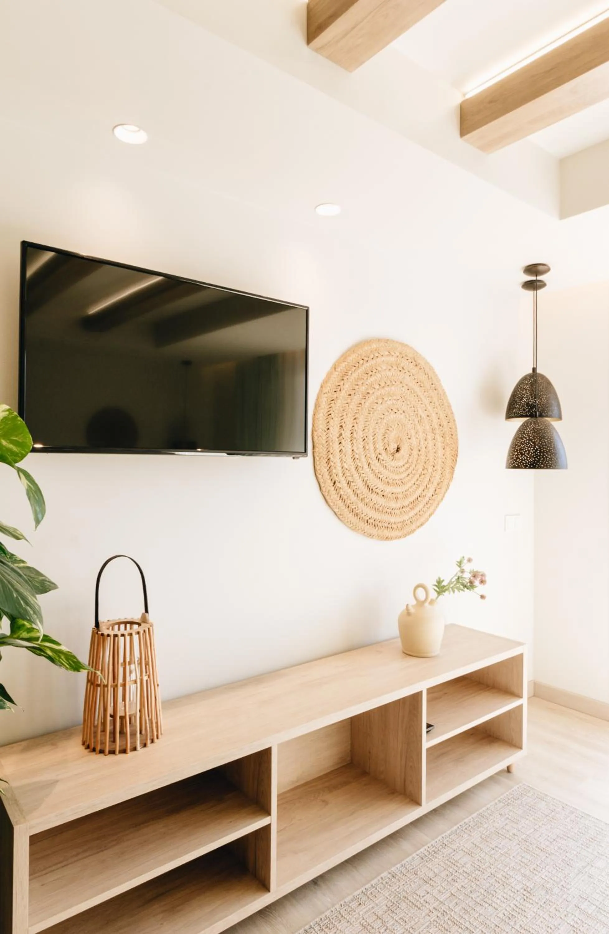 TV and multimedia in The White Apartments