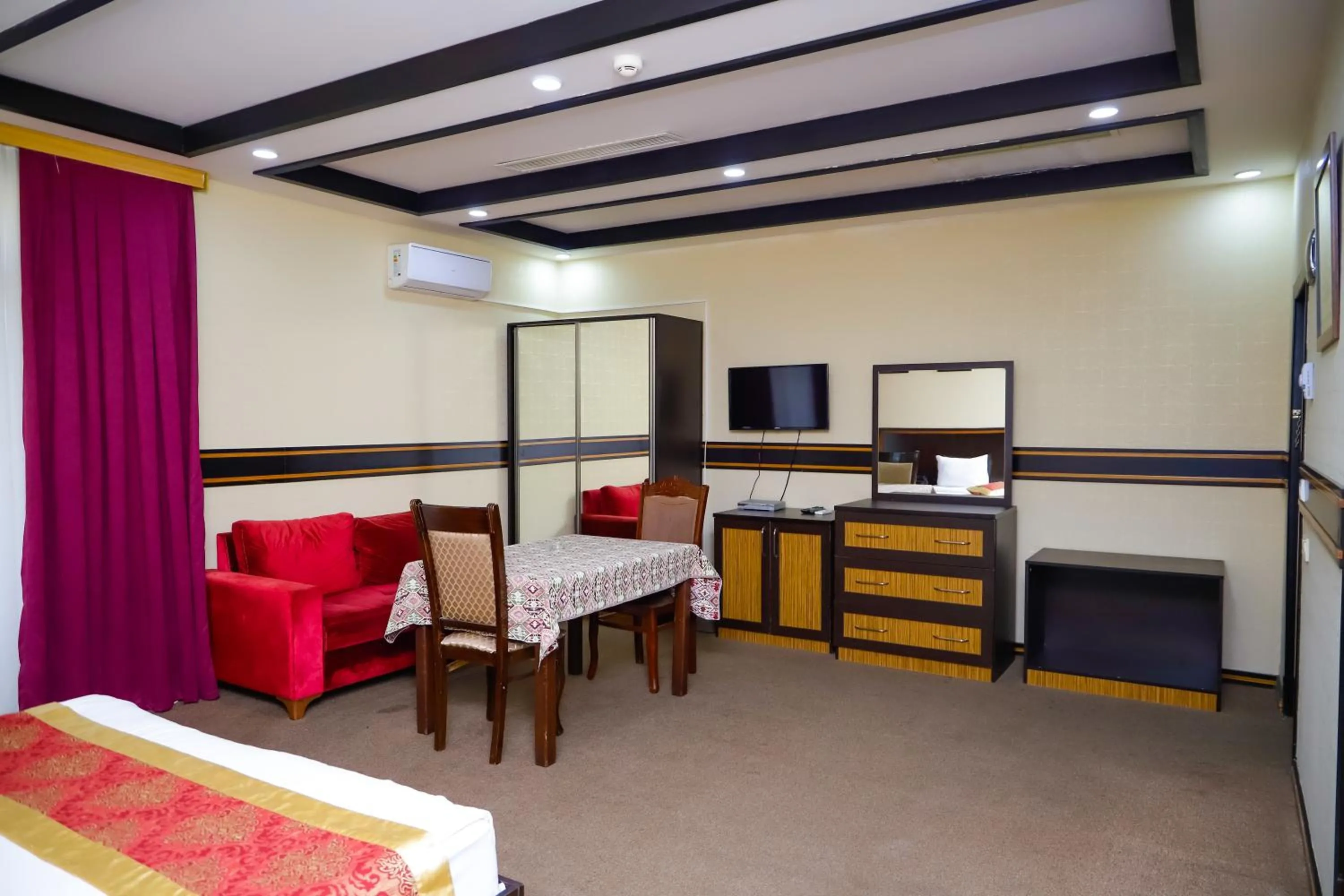 TV and multimedia, Bed in Sunrise Hotel Baku