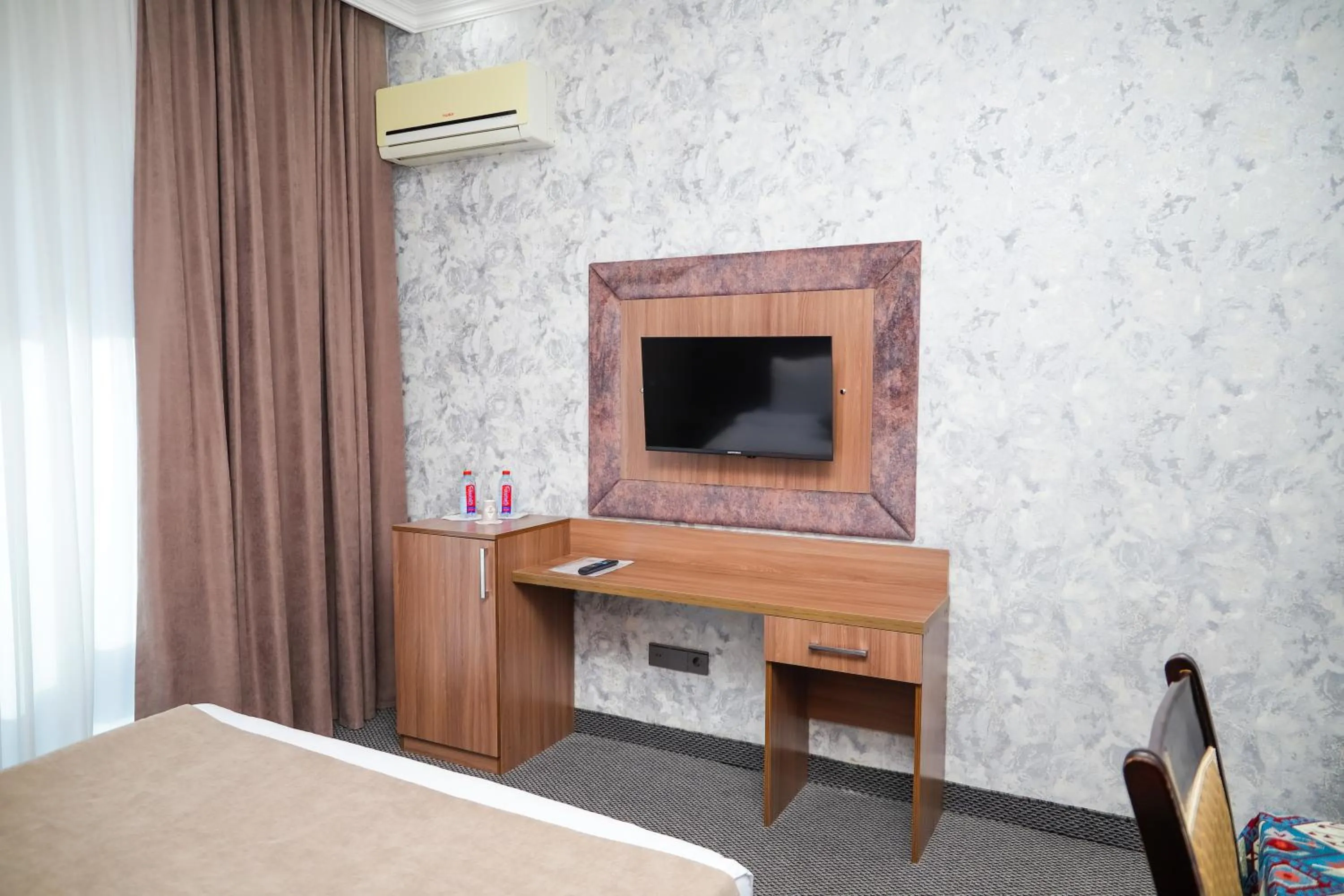 TV and multimedia, Bed in Sunrise Hotel Baku