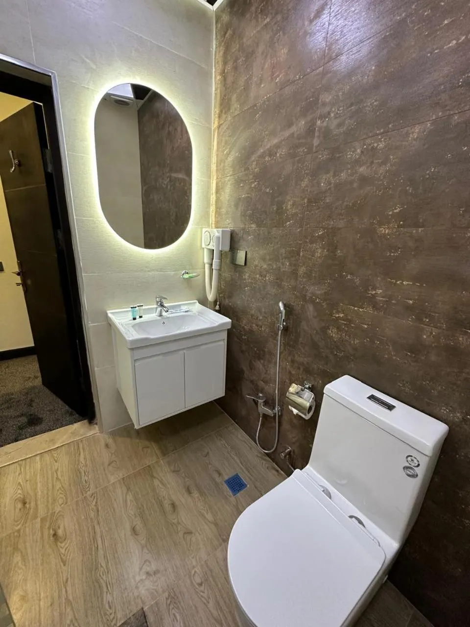 Shower in Sunrise Hotel Baku