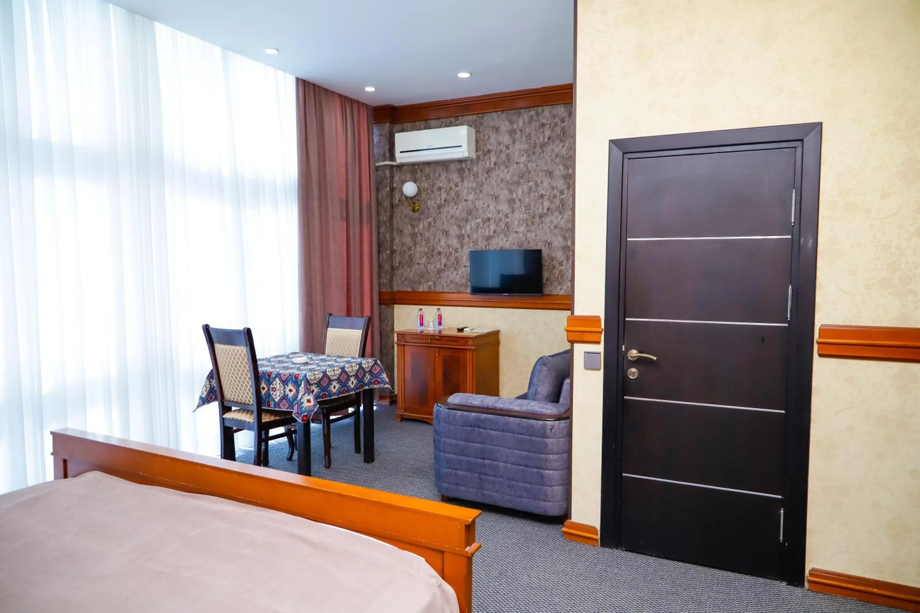 TV and multimedia, Bed in Sunrise Hotel Baku