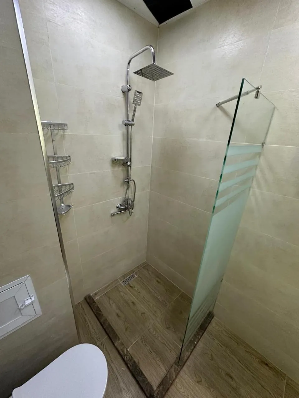 Shower in Sunrise Hotel Baku