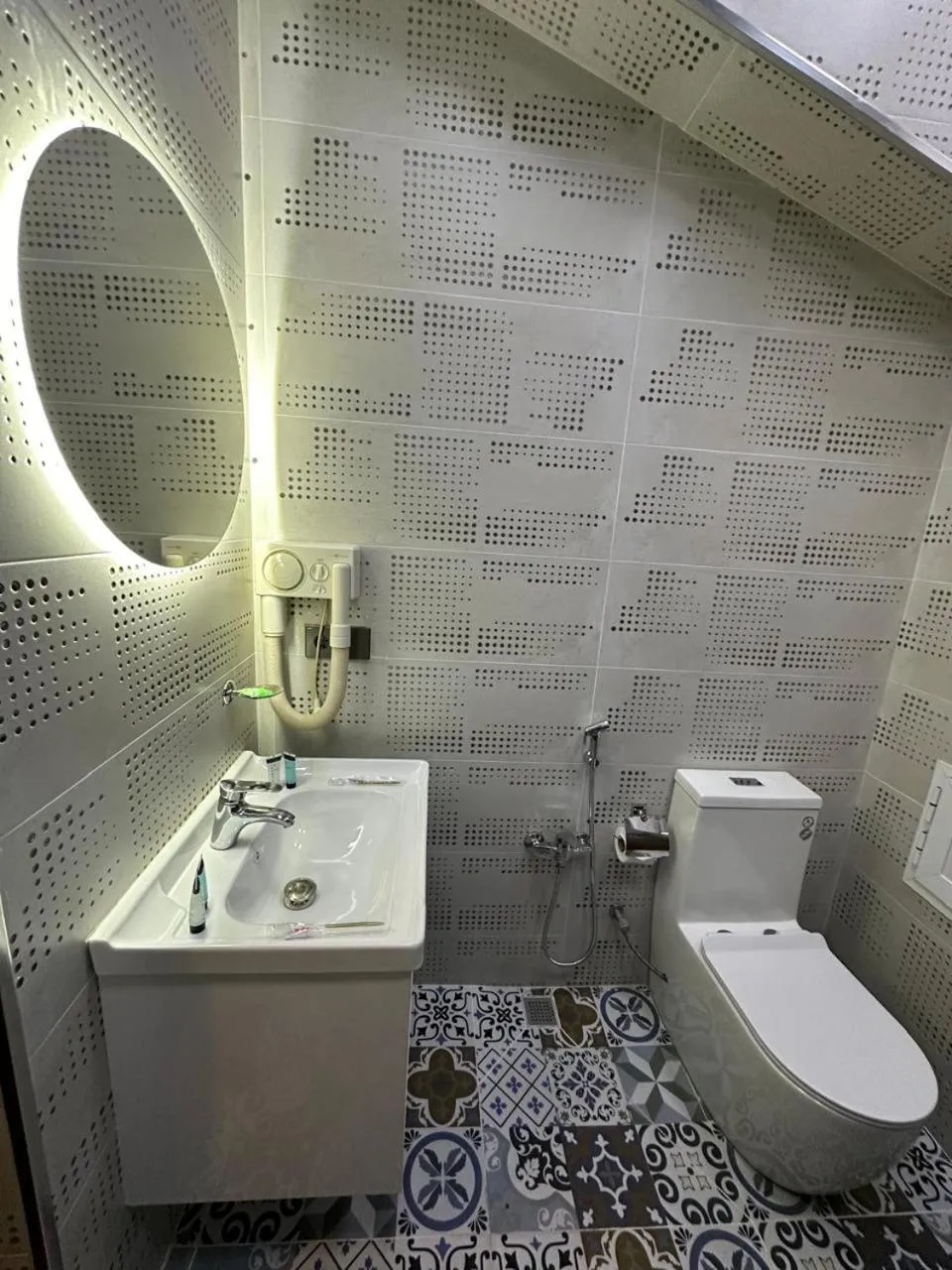 Toilet in Sunrise Hotel Baku